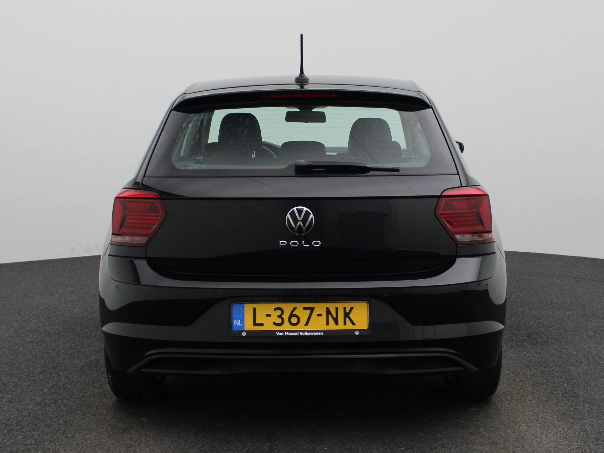 Volkswagen-Polo-image-4