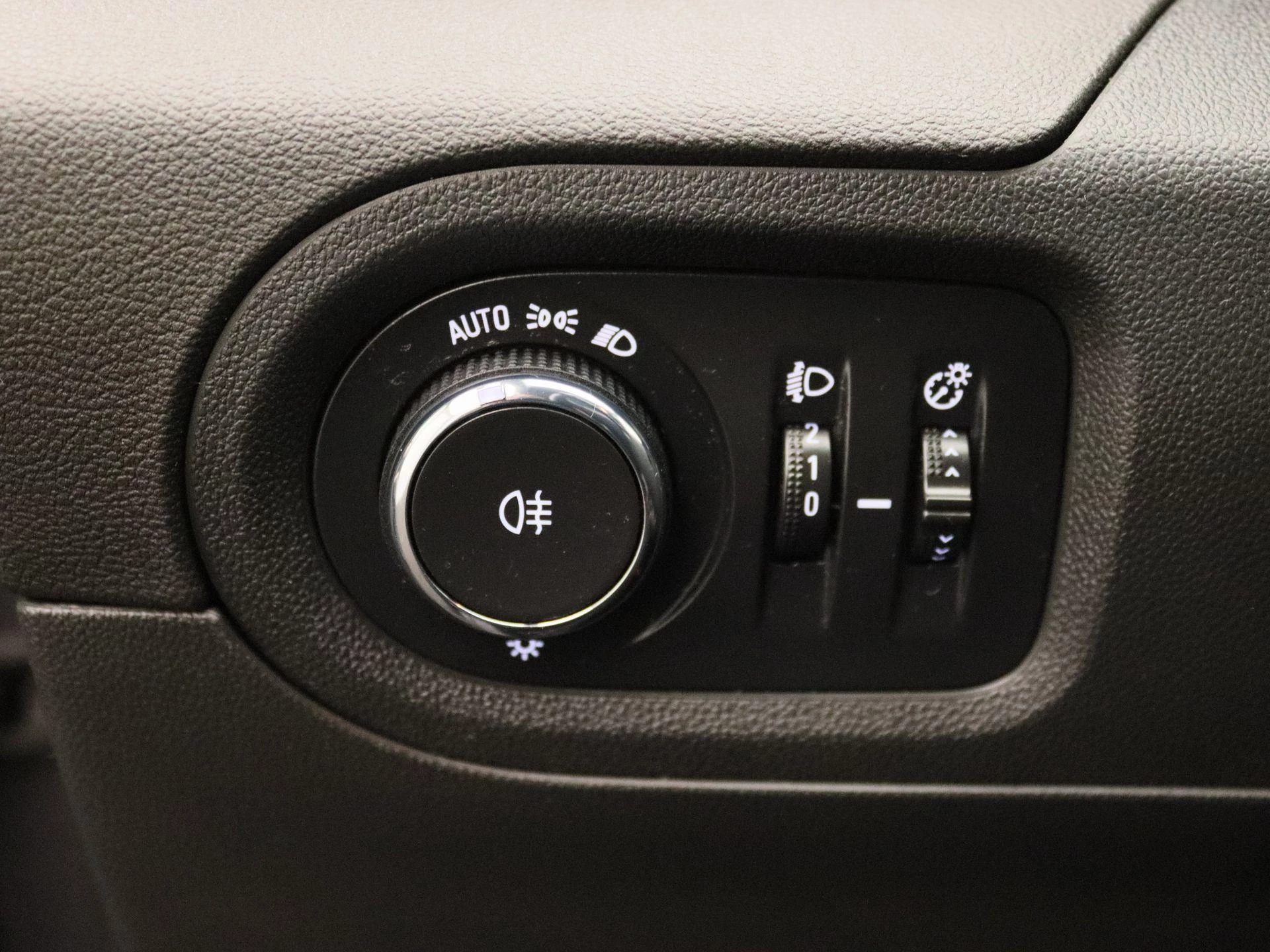 Opel-Grandland X-image-19