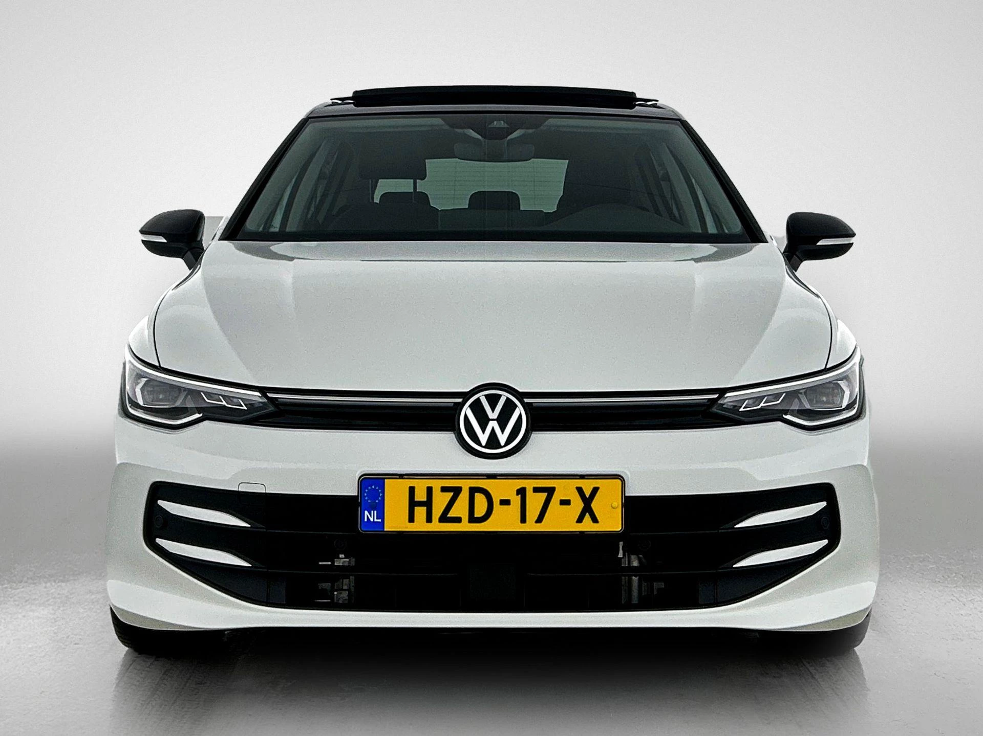 Volkswagen-Golf-image-4