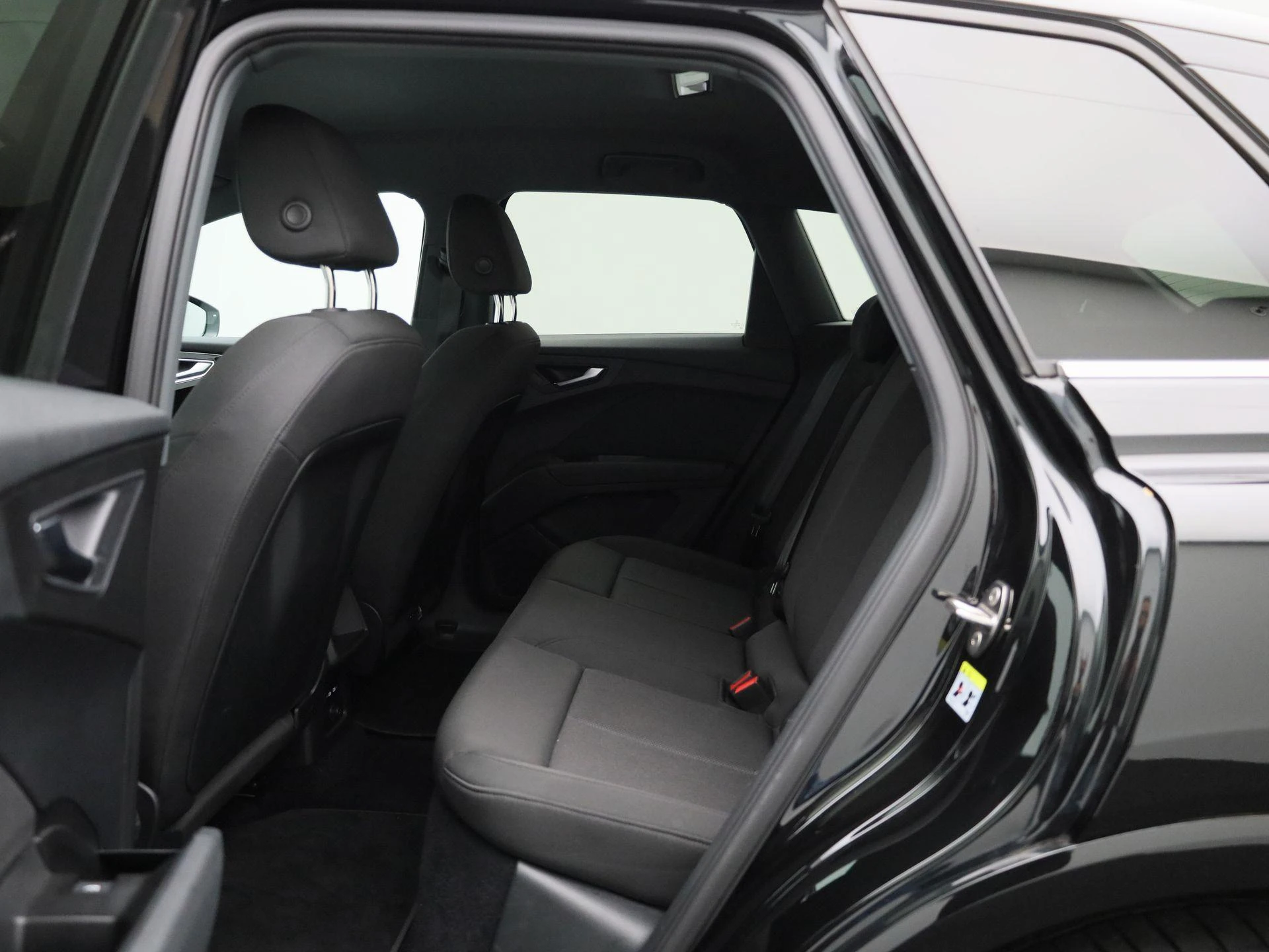 Audi-Q4 e-tron-image-10