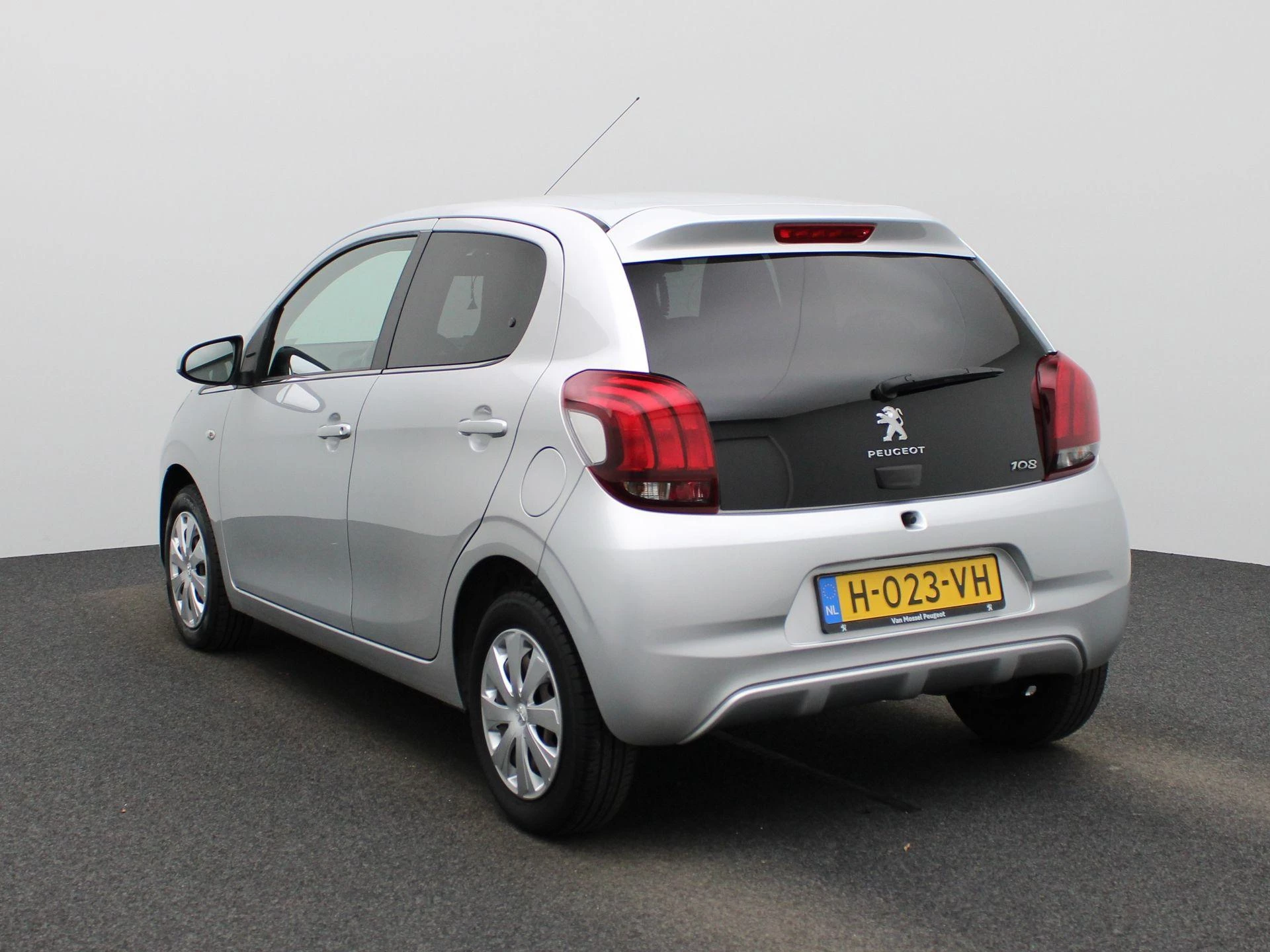 Peugeot-108-image-1
