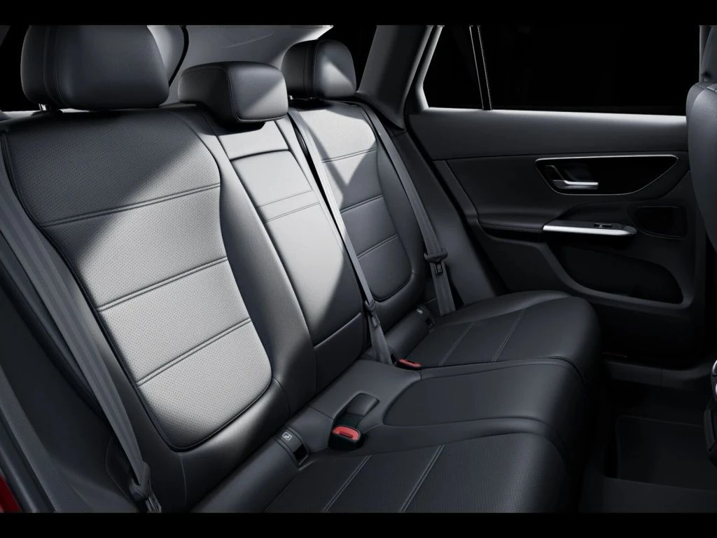 Mercedes-Benz-GLC 200-image-11