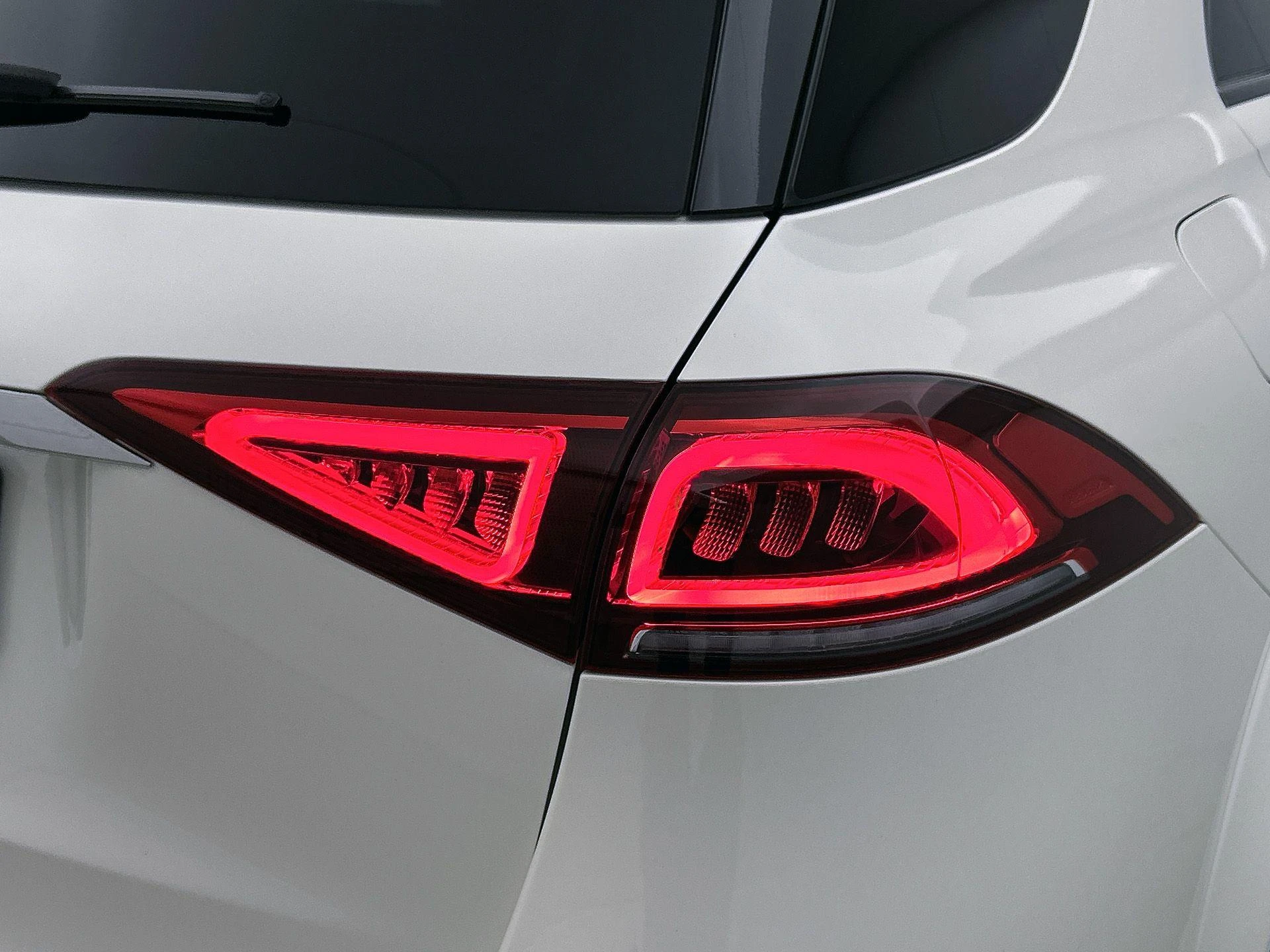 Mercedes-Benz-GLE-image-35