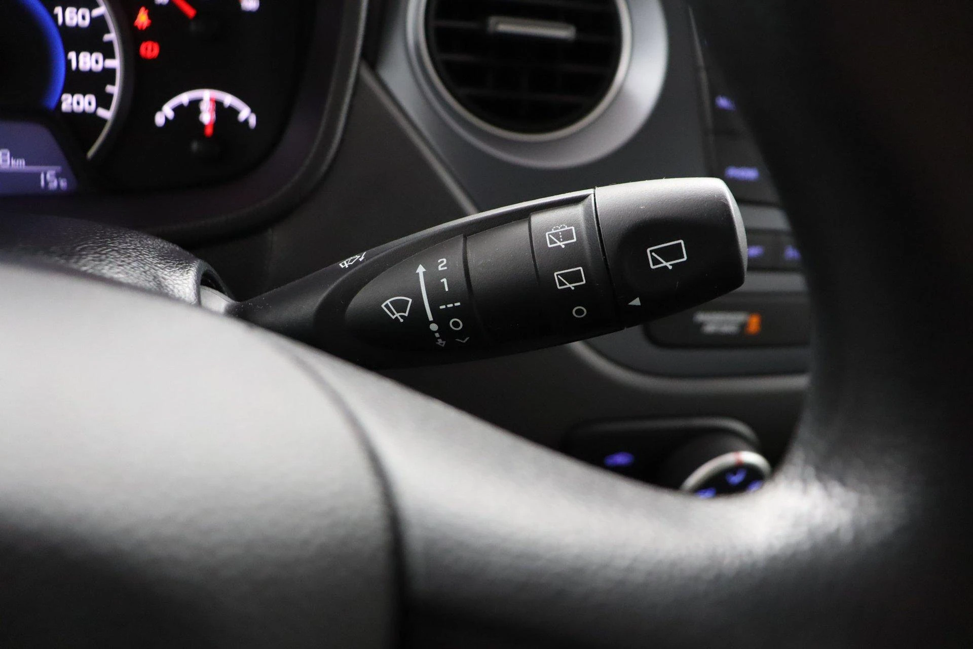 Hyundai-i10-image-24