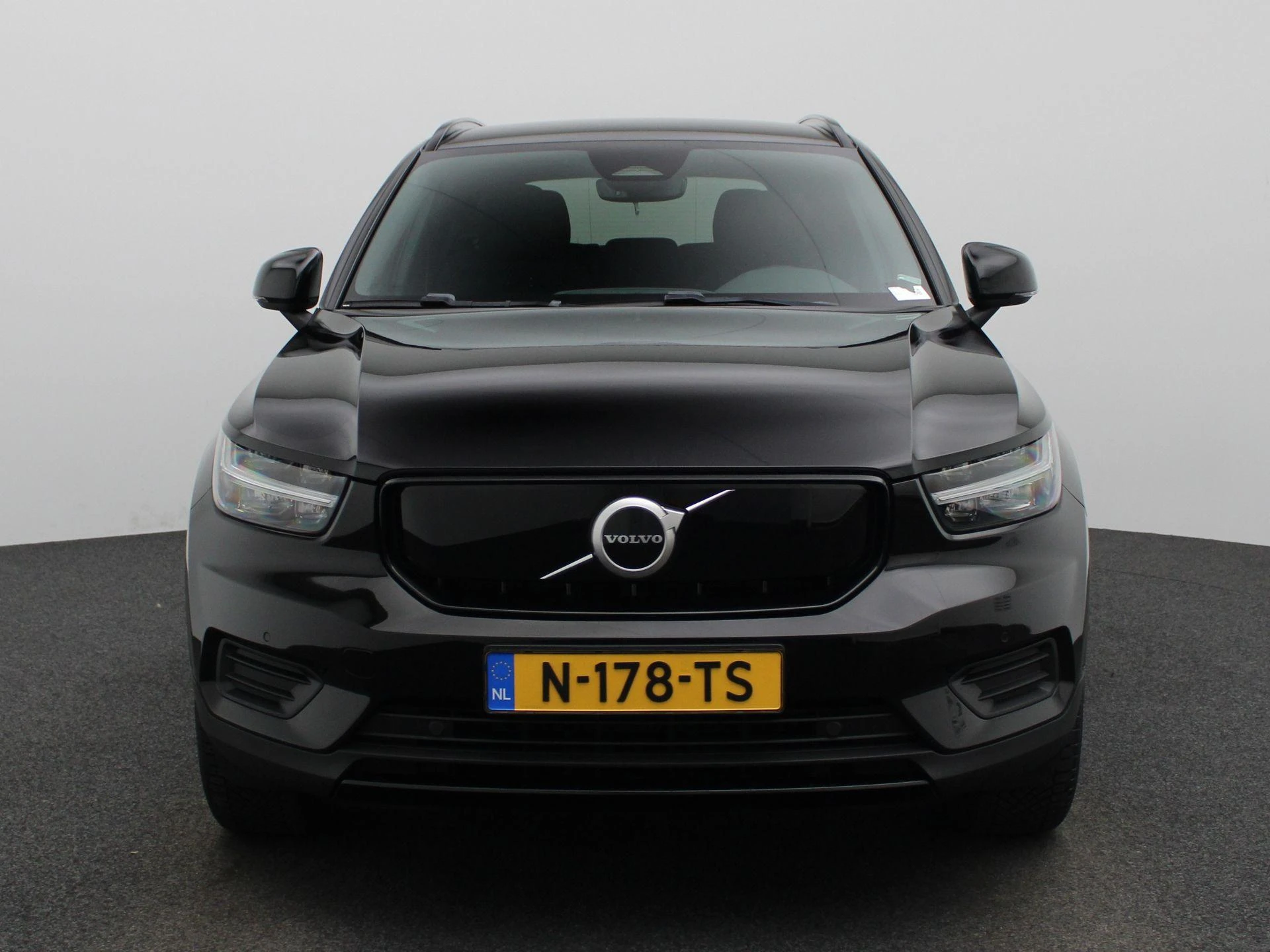 Volvo-XC40-image-2