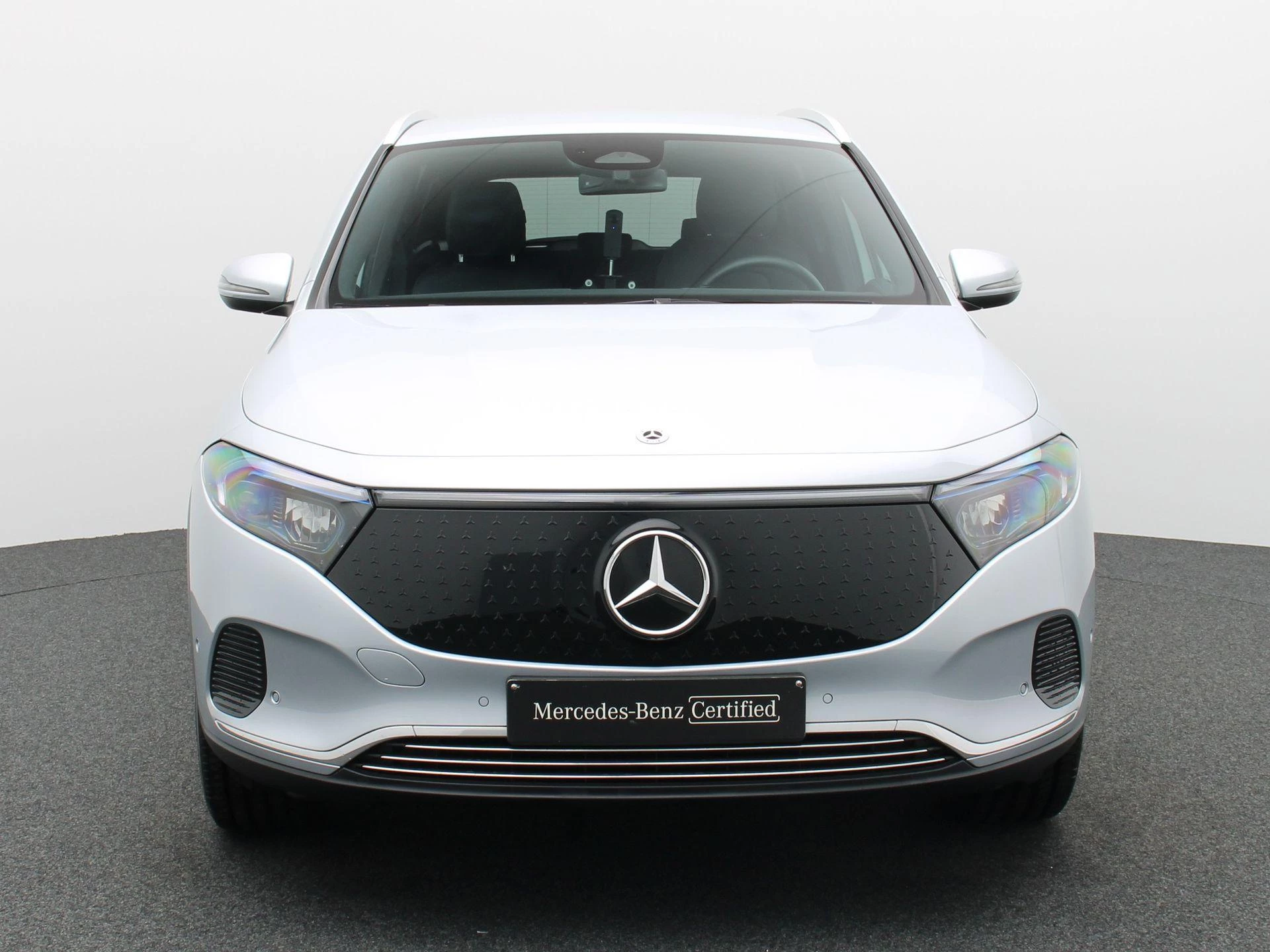 Mercedes-Benz EQA 250+ Business Line + CARPLAY + LED + CAMERA +