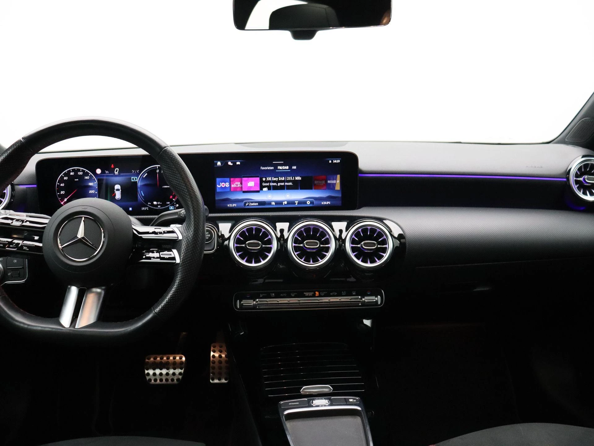 Mercedes-Benz Classe A 250 e AMG Line + PANORAMISCH DAK + CARPLAY + NIGHTPAKKET +