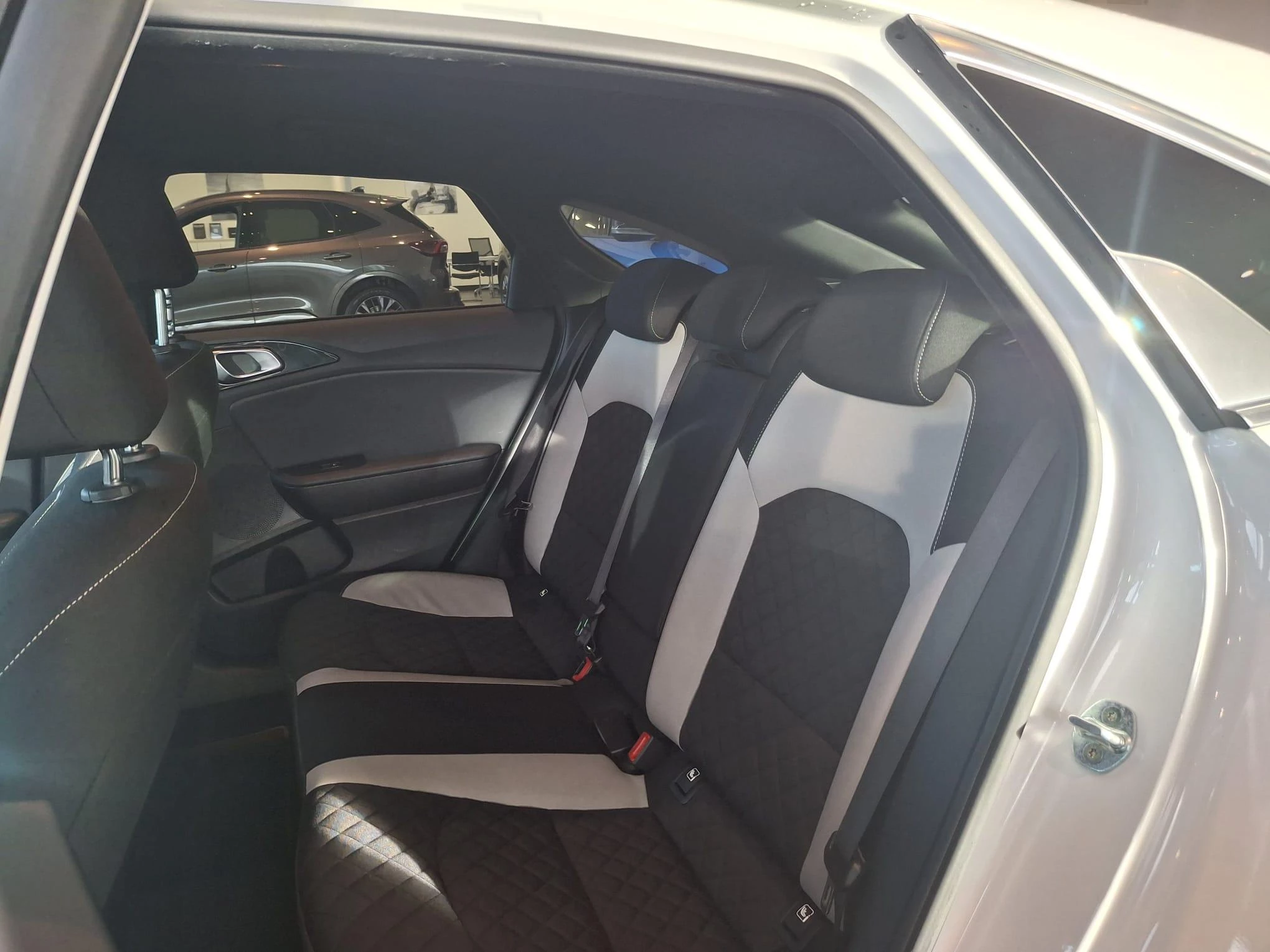 Kia-ProCeed-image-21