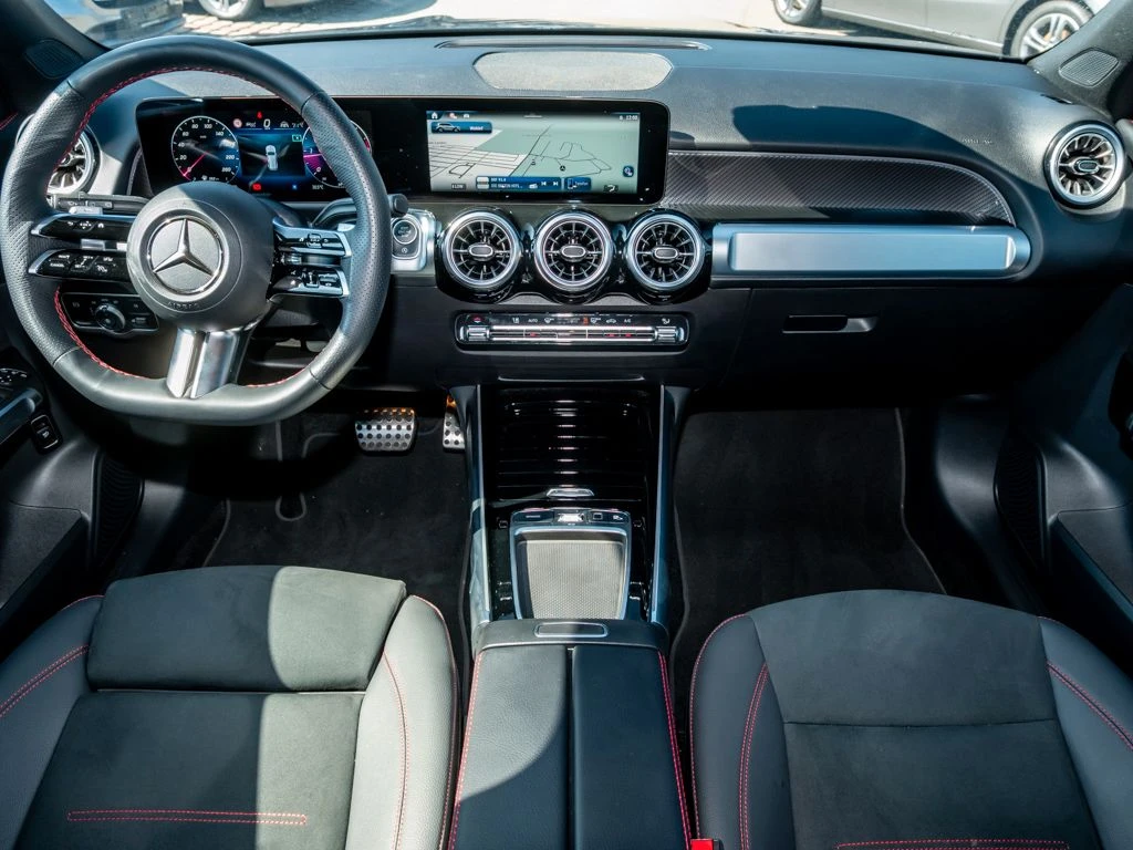 Mercedes-Benz-GLB 200 d-image-13