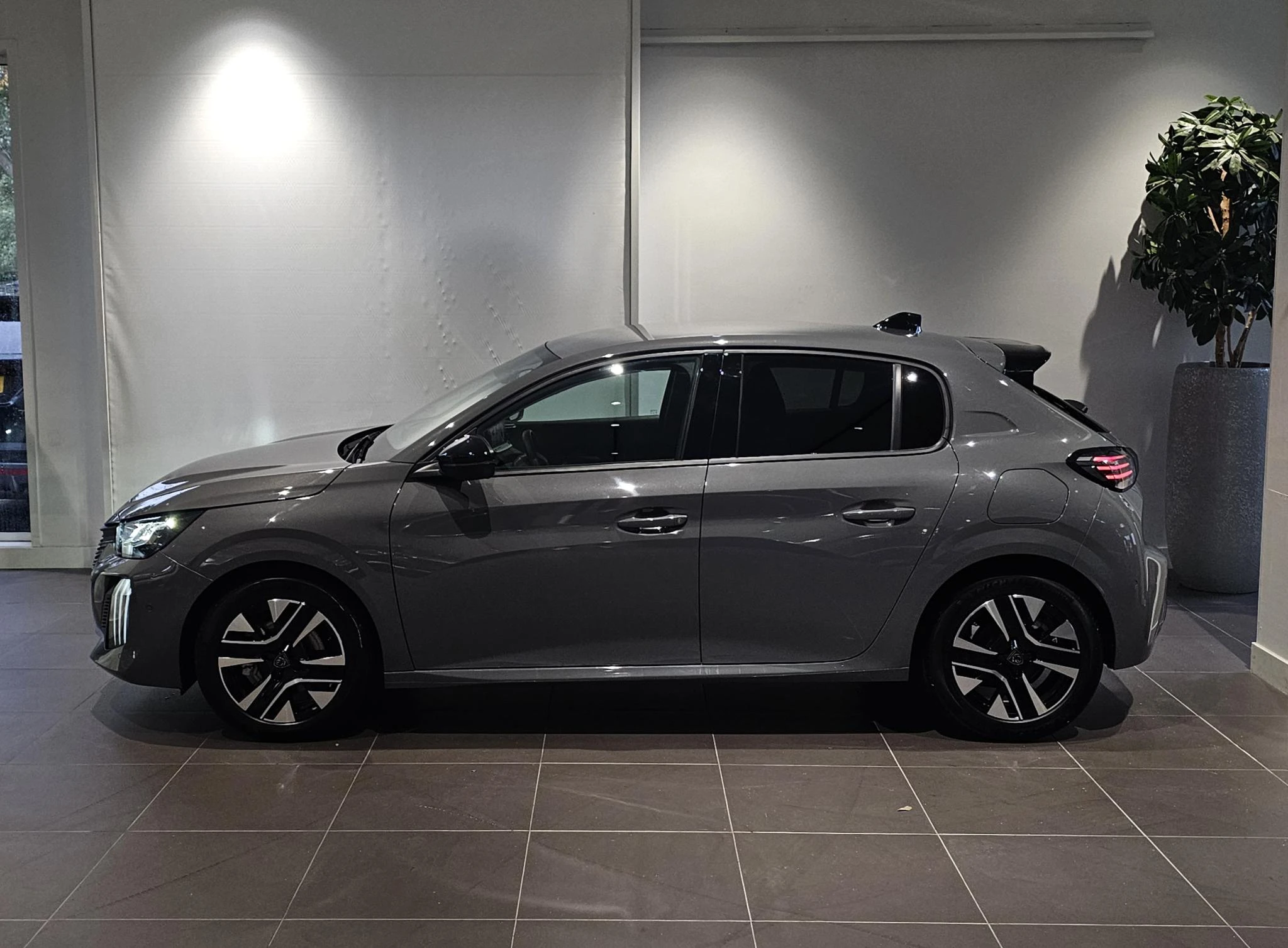 Peugeot-208-image-7