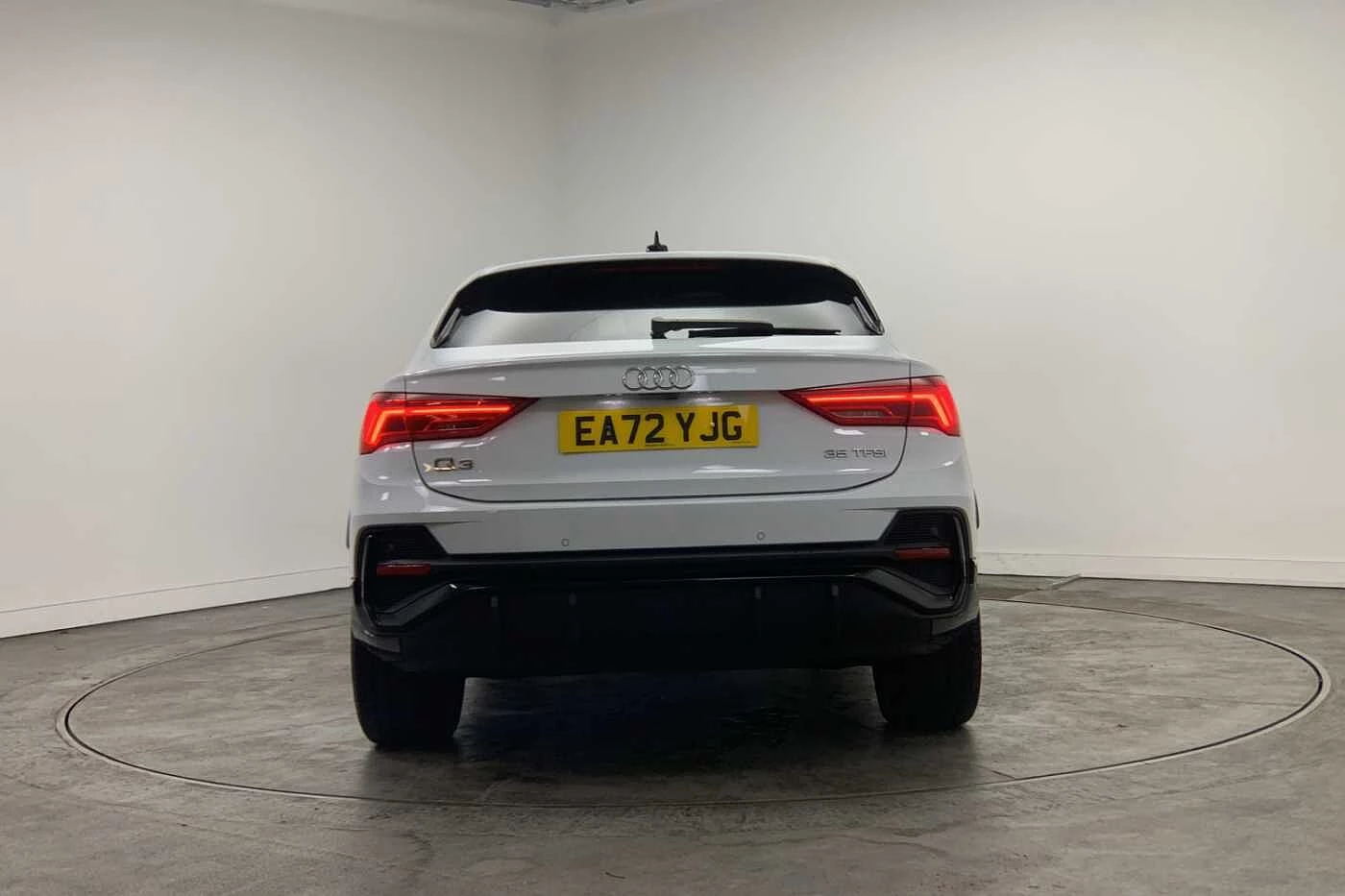 Audi-Q3-image-10