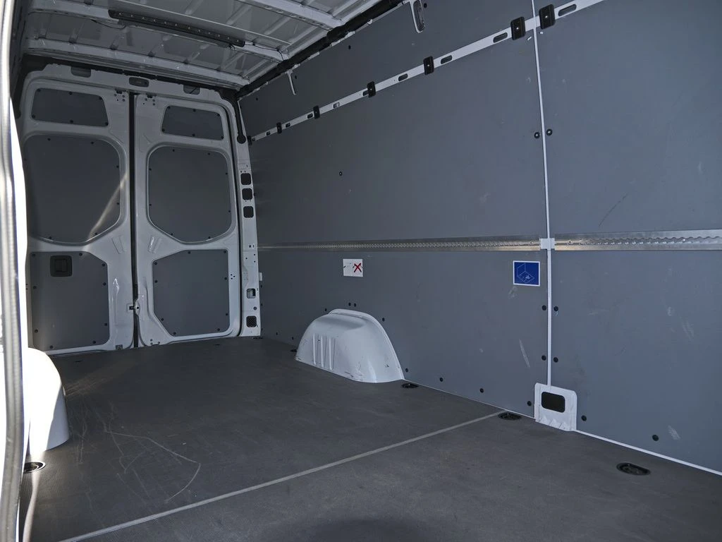 Mercedes-Benz-Sprinter 317-image-12