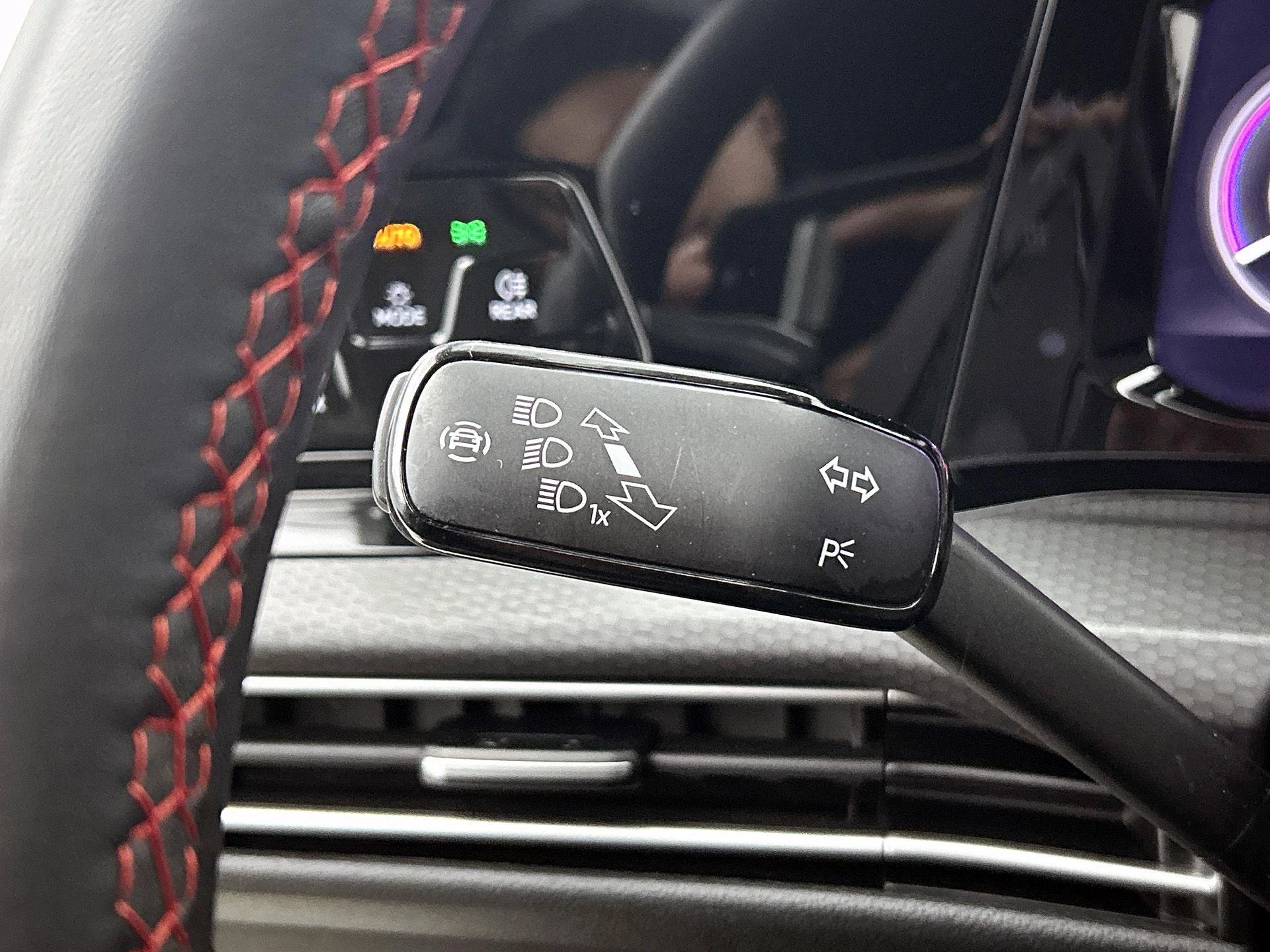 Volkswagen-Golf-image-9