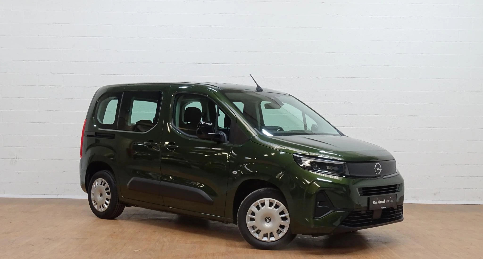 Opel-Combo Life-image-1