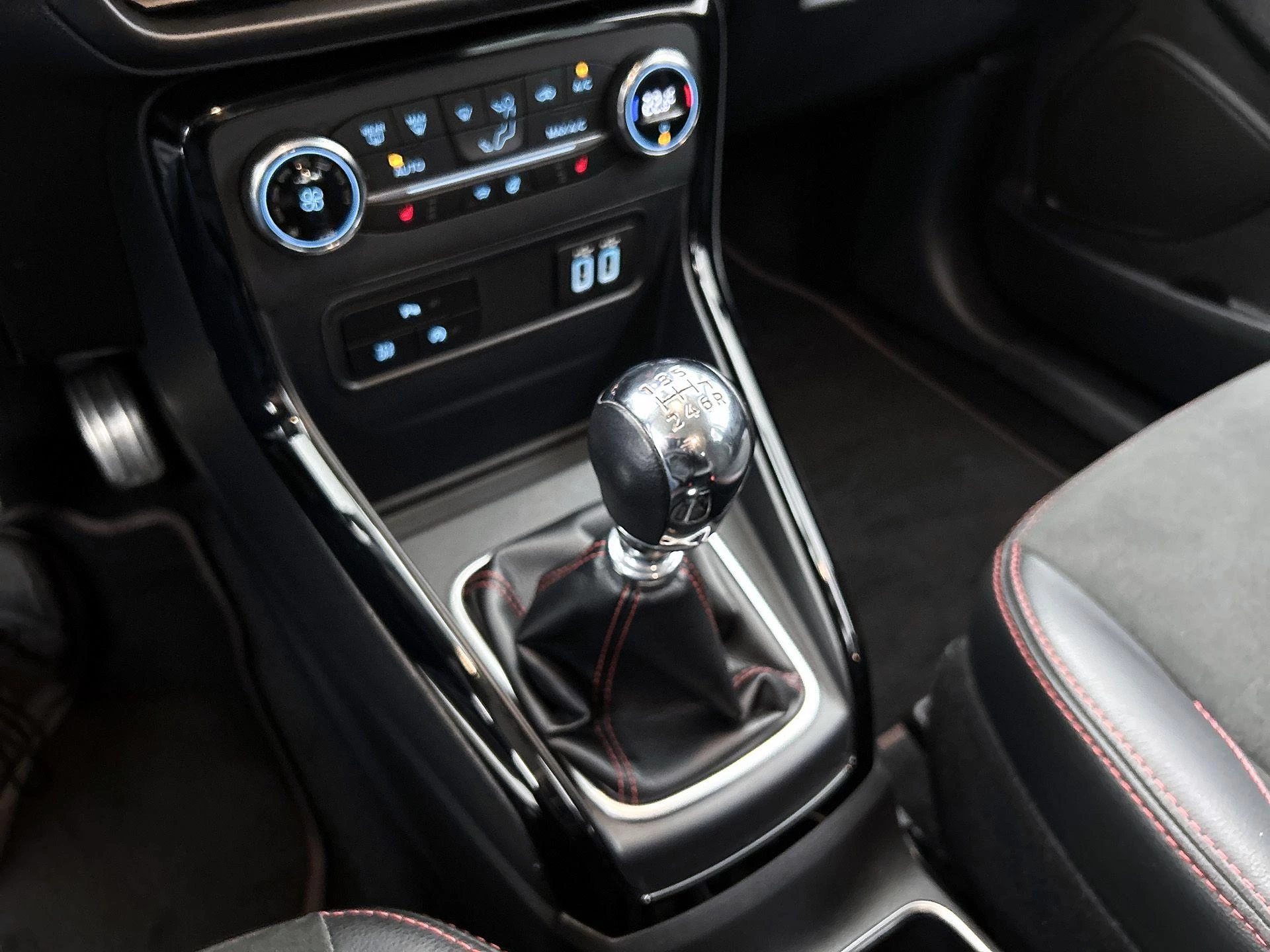 Ford-EcoSport-image-24