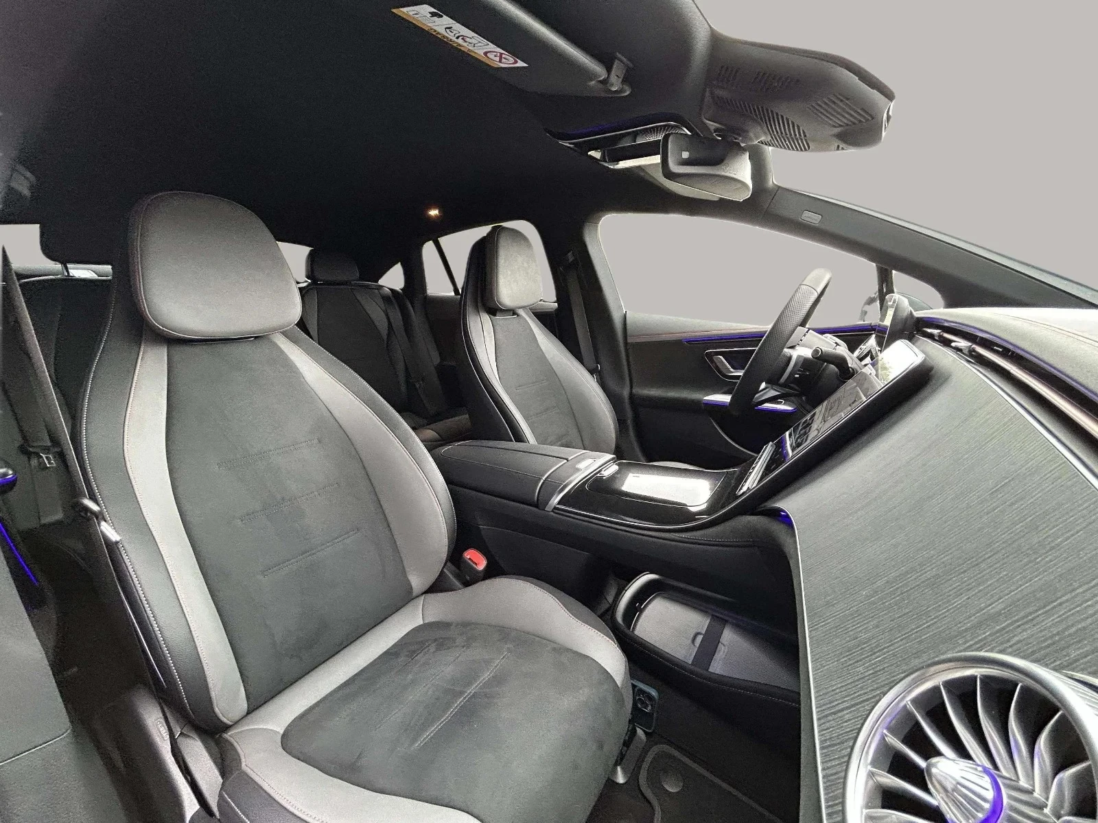 Mercedes-Benz-EQE-image-18