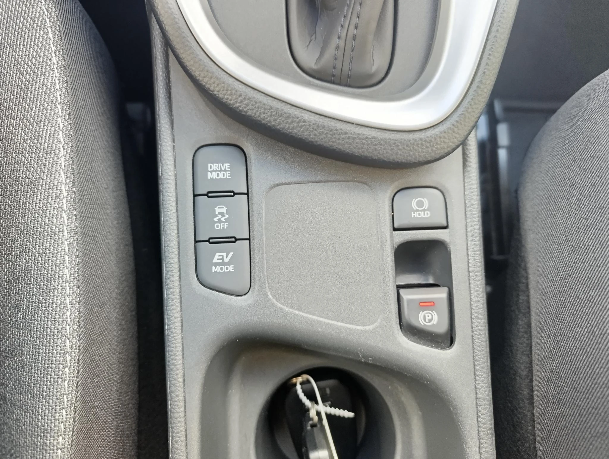 Toyota-Yaris Cross-image-17