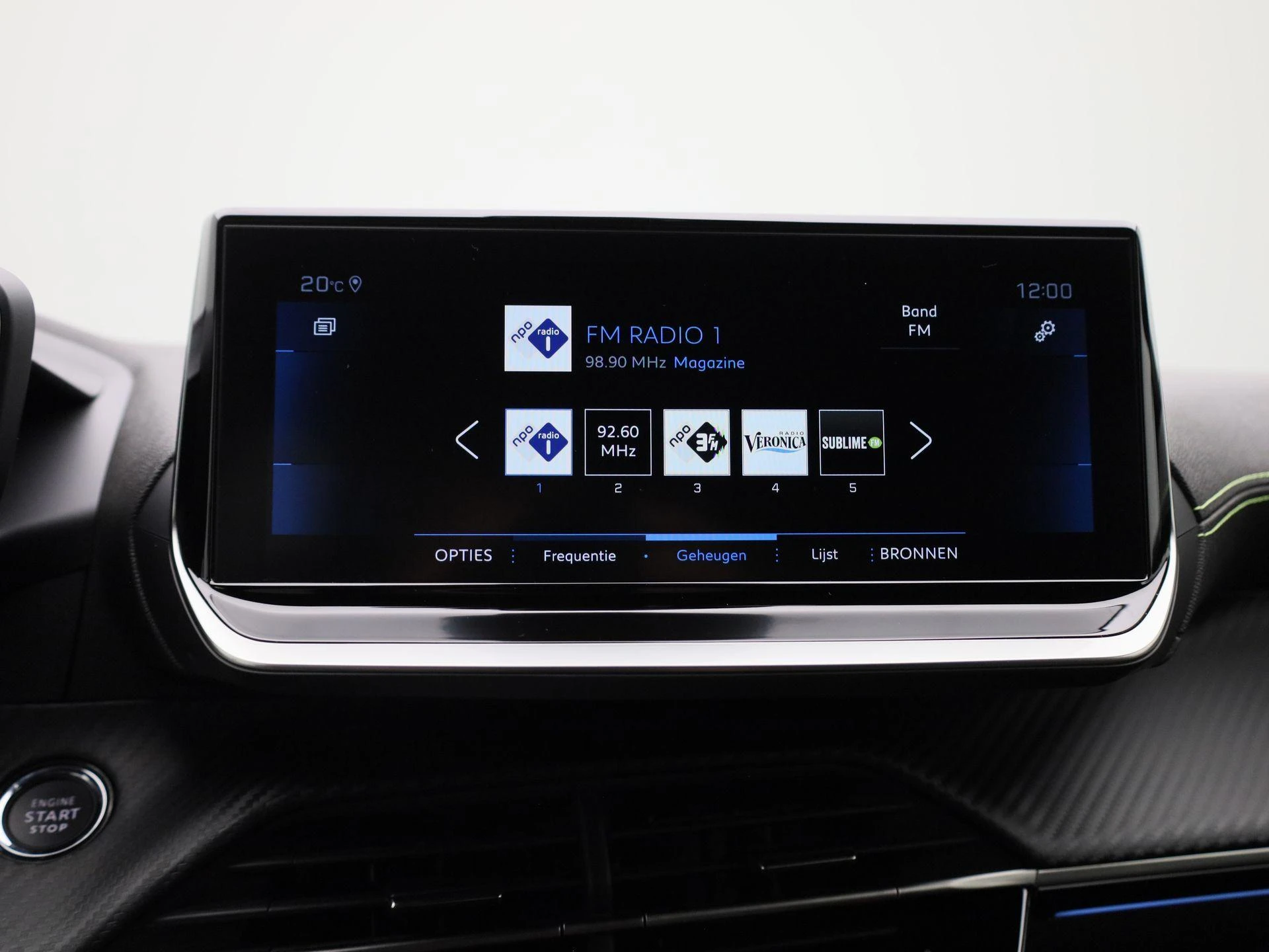 Peugeot-208-image-22