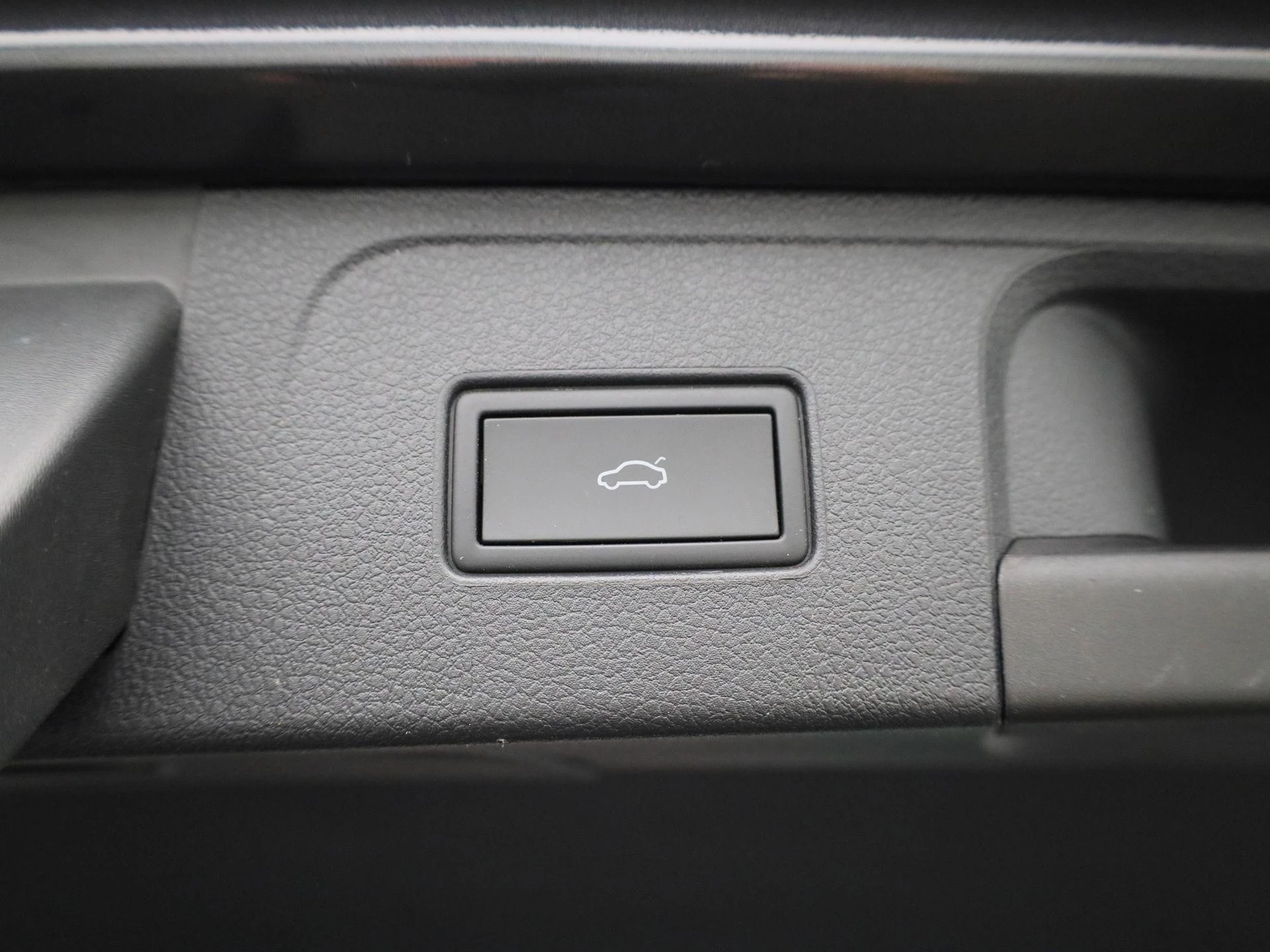 Volkswagen-Passat-image-12