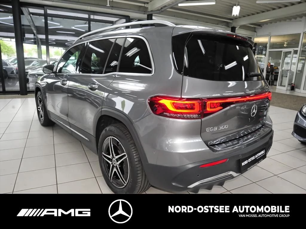 Mercedes-Benz EQB 300 4M AMG PANO KAMERA LED DISTRONIC SITZHZG AMG Line
