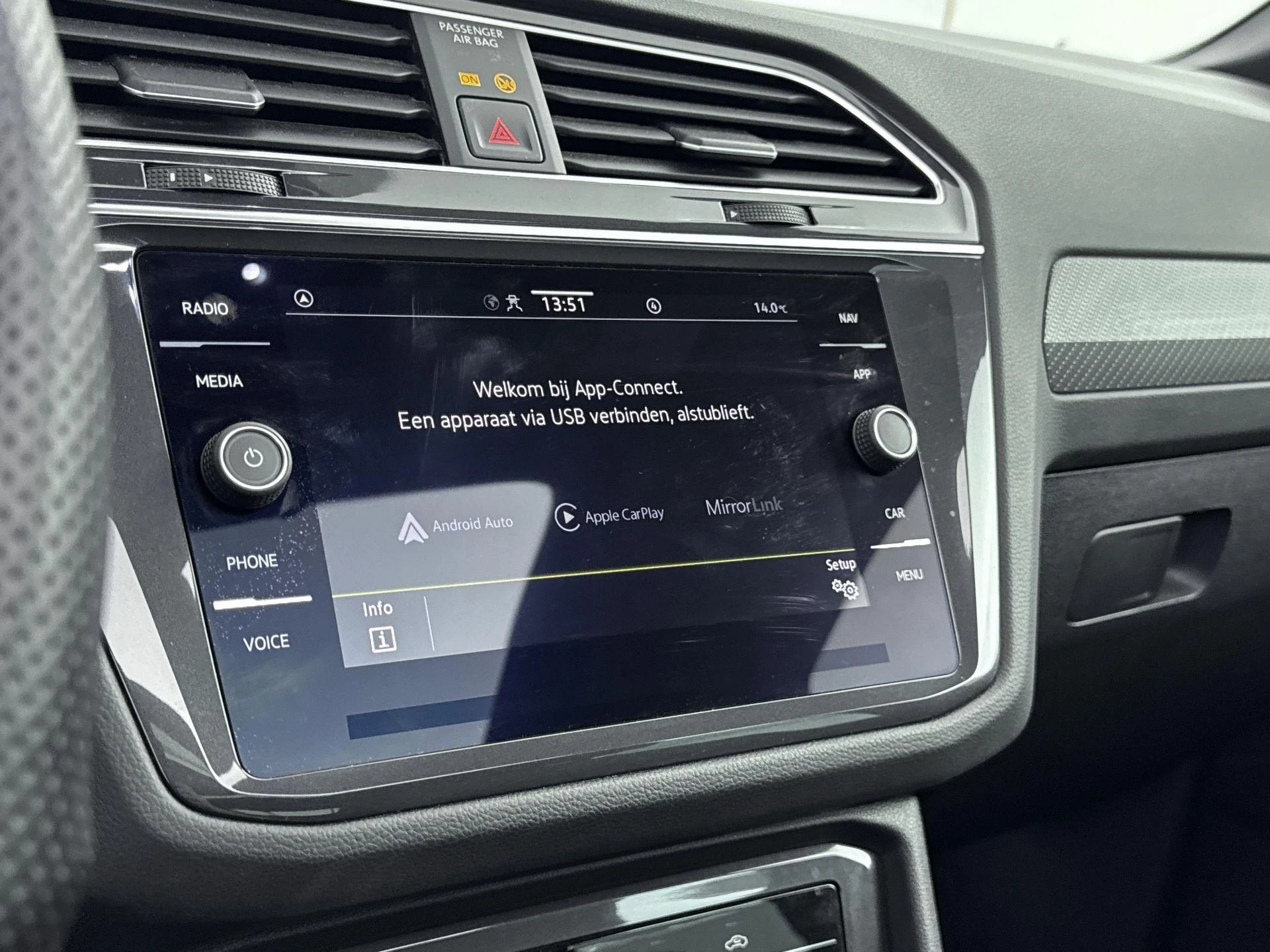 Volkswagen-Tiguan-image-11