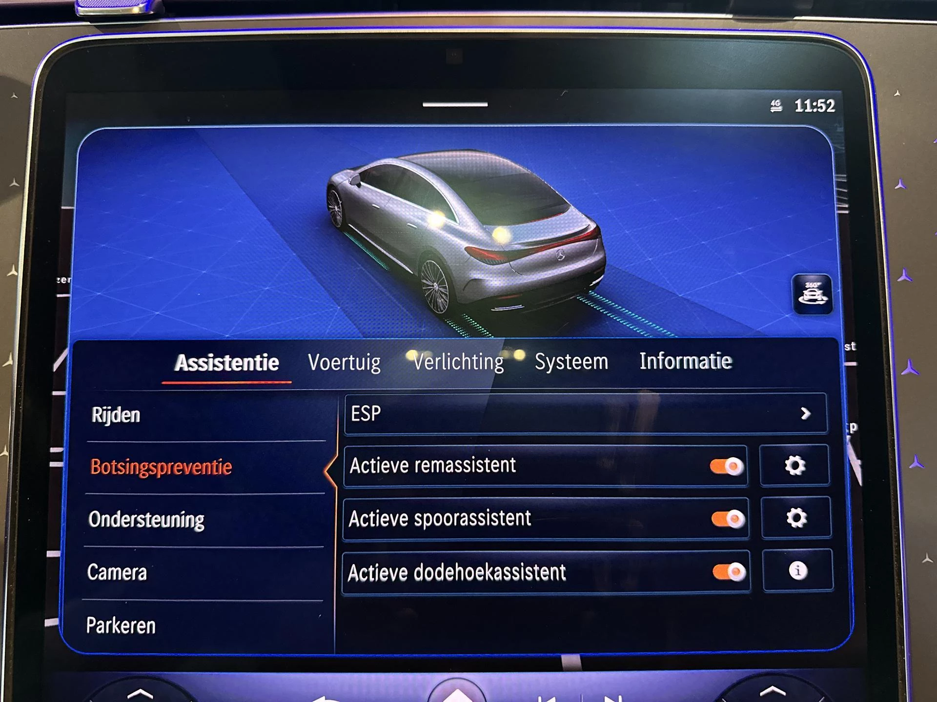 Mercedes-Benz-EQE-image-18