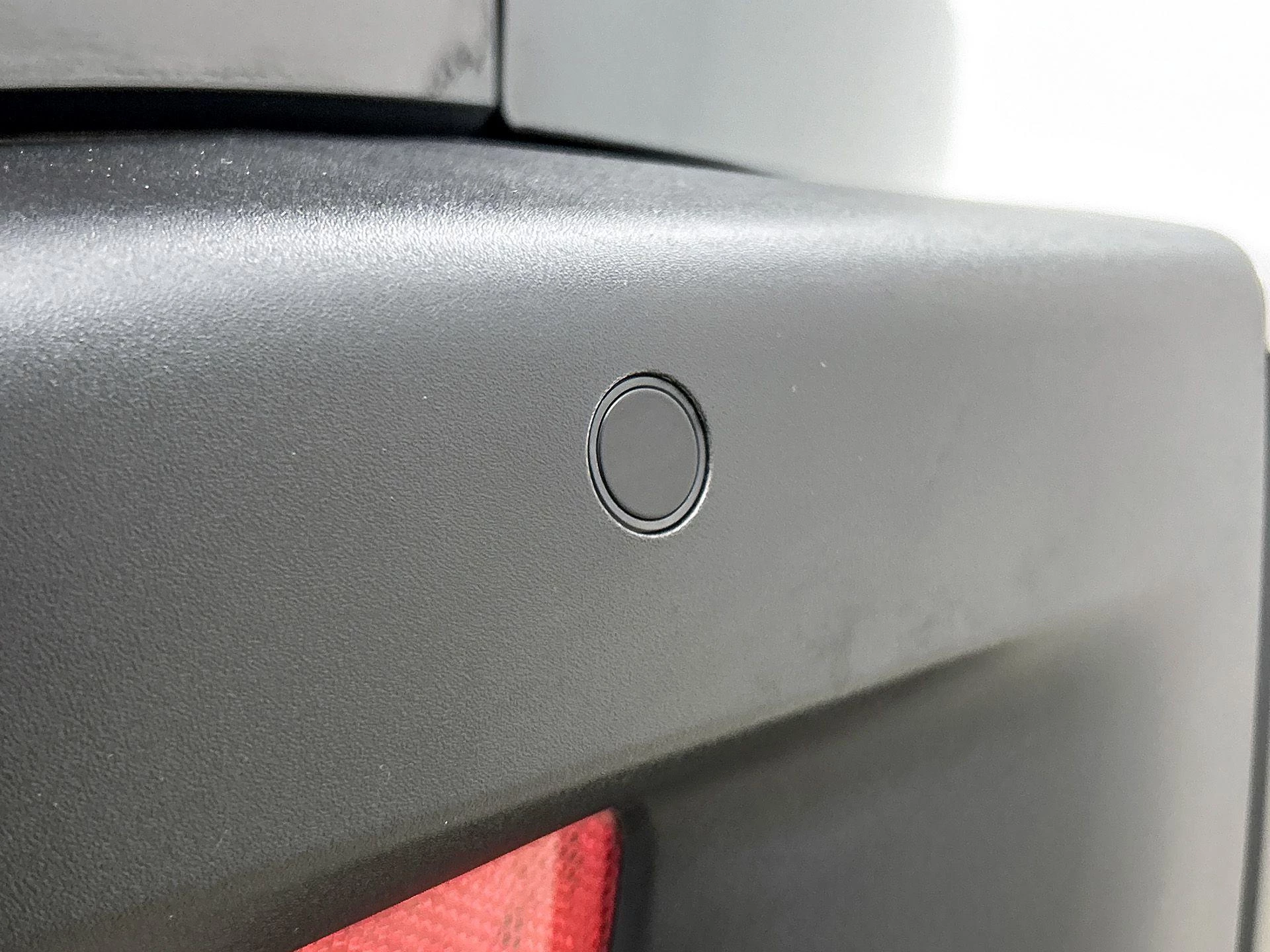 Peugeot-e-2008-image-8