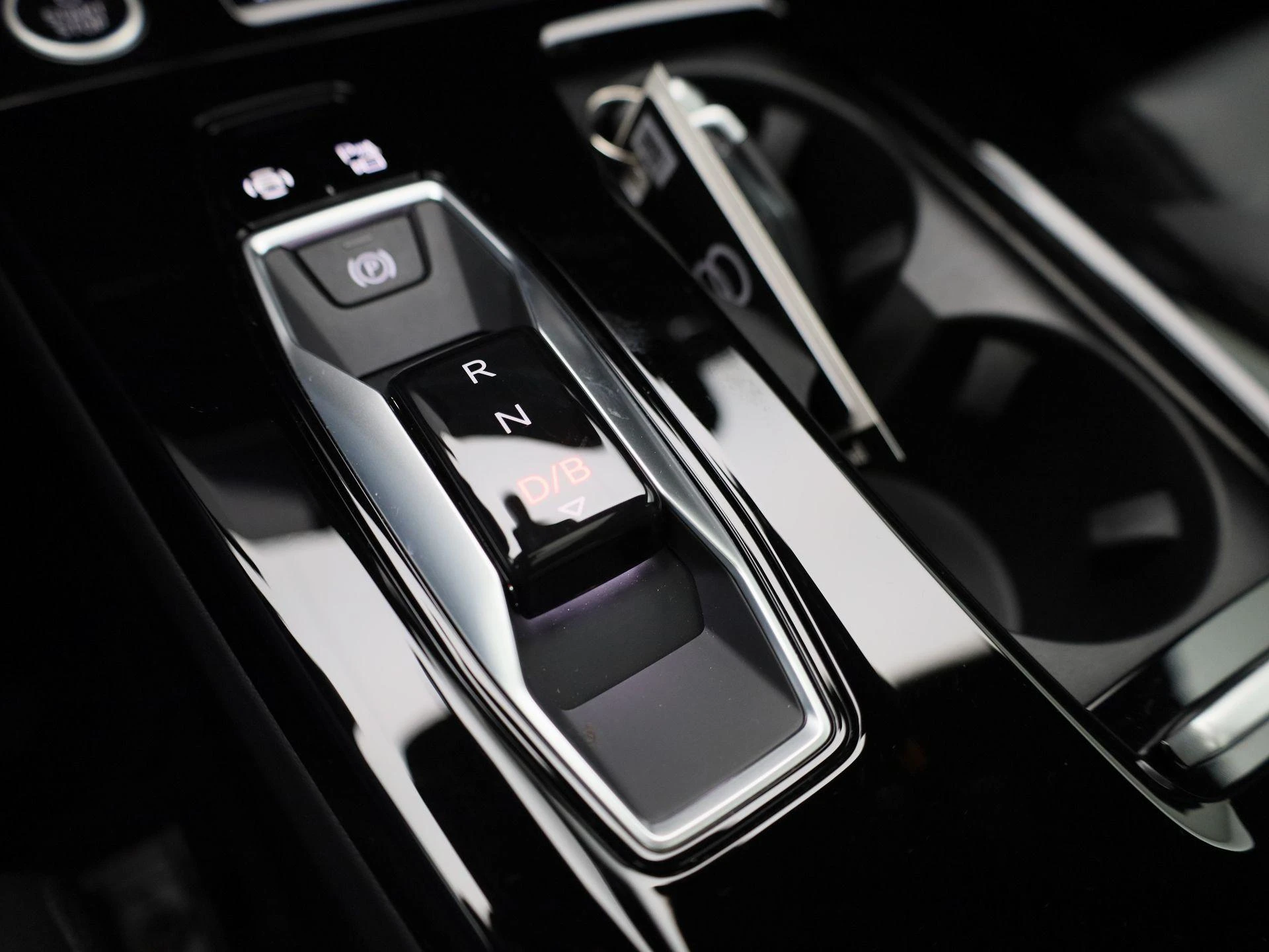 Audi-Q6 e-tron-image-30