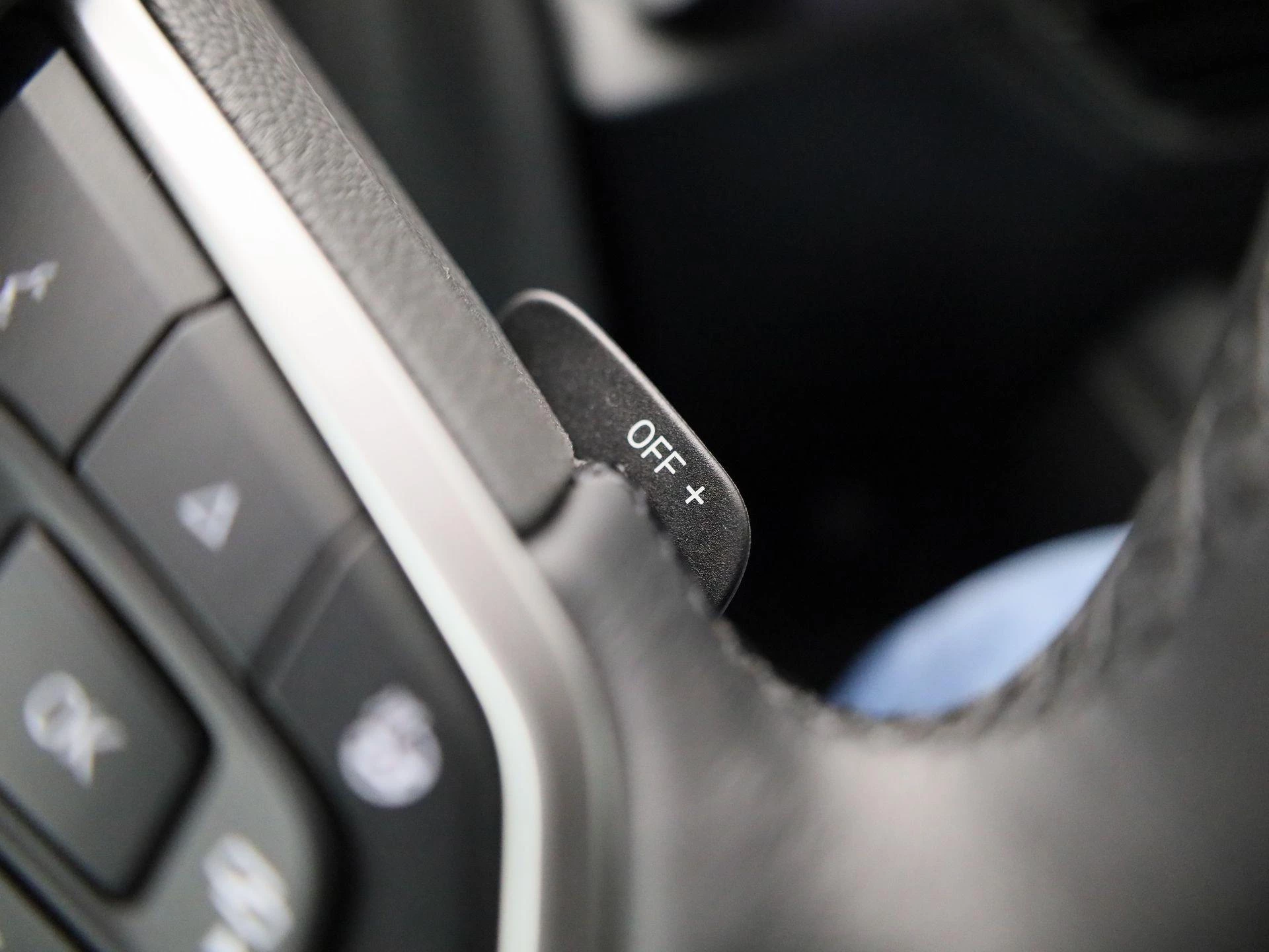 Volkswagen-Tiguan-image-23