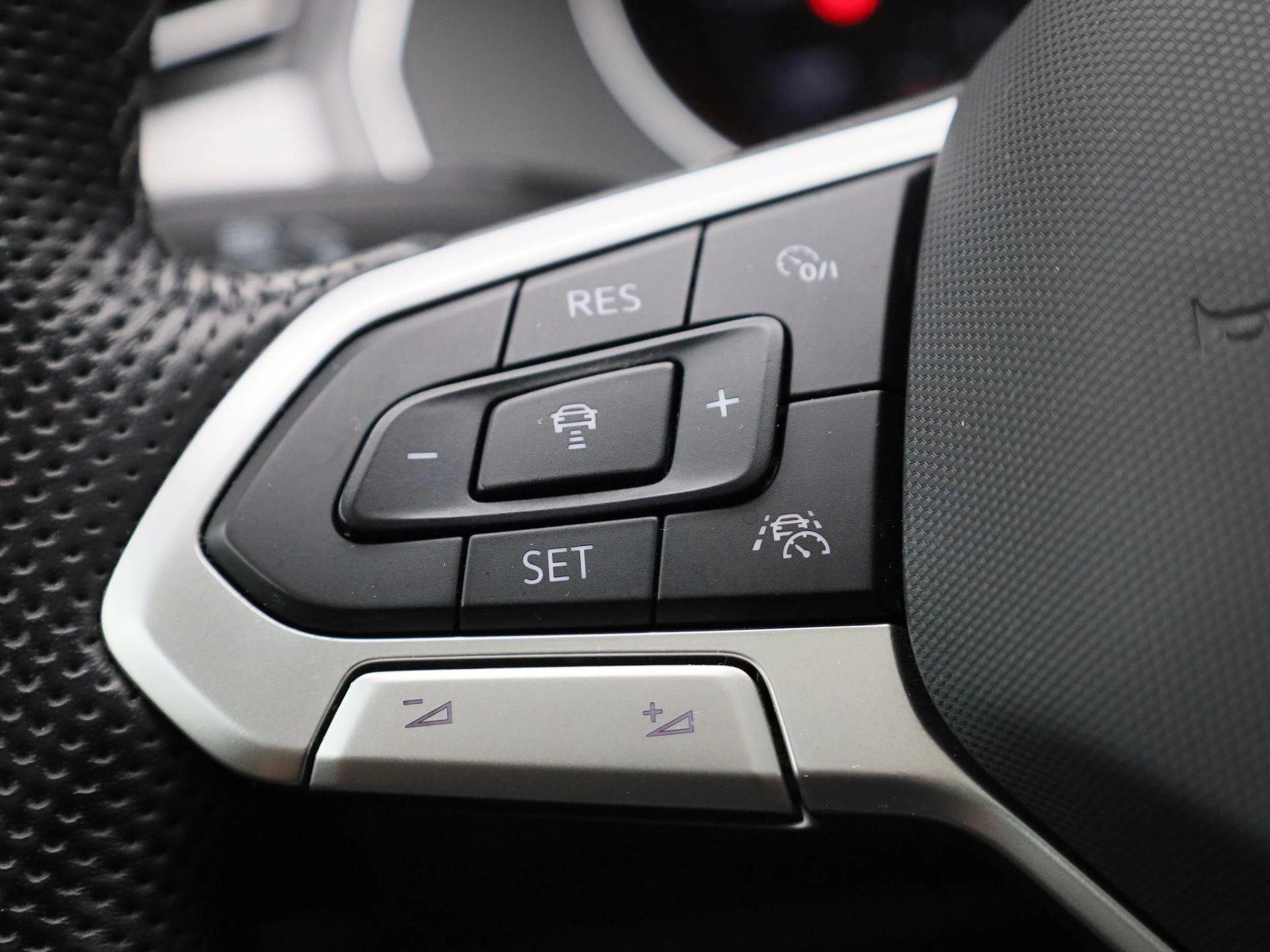 Volkswagen-Passat-image-19