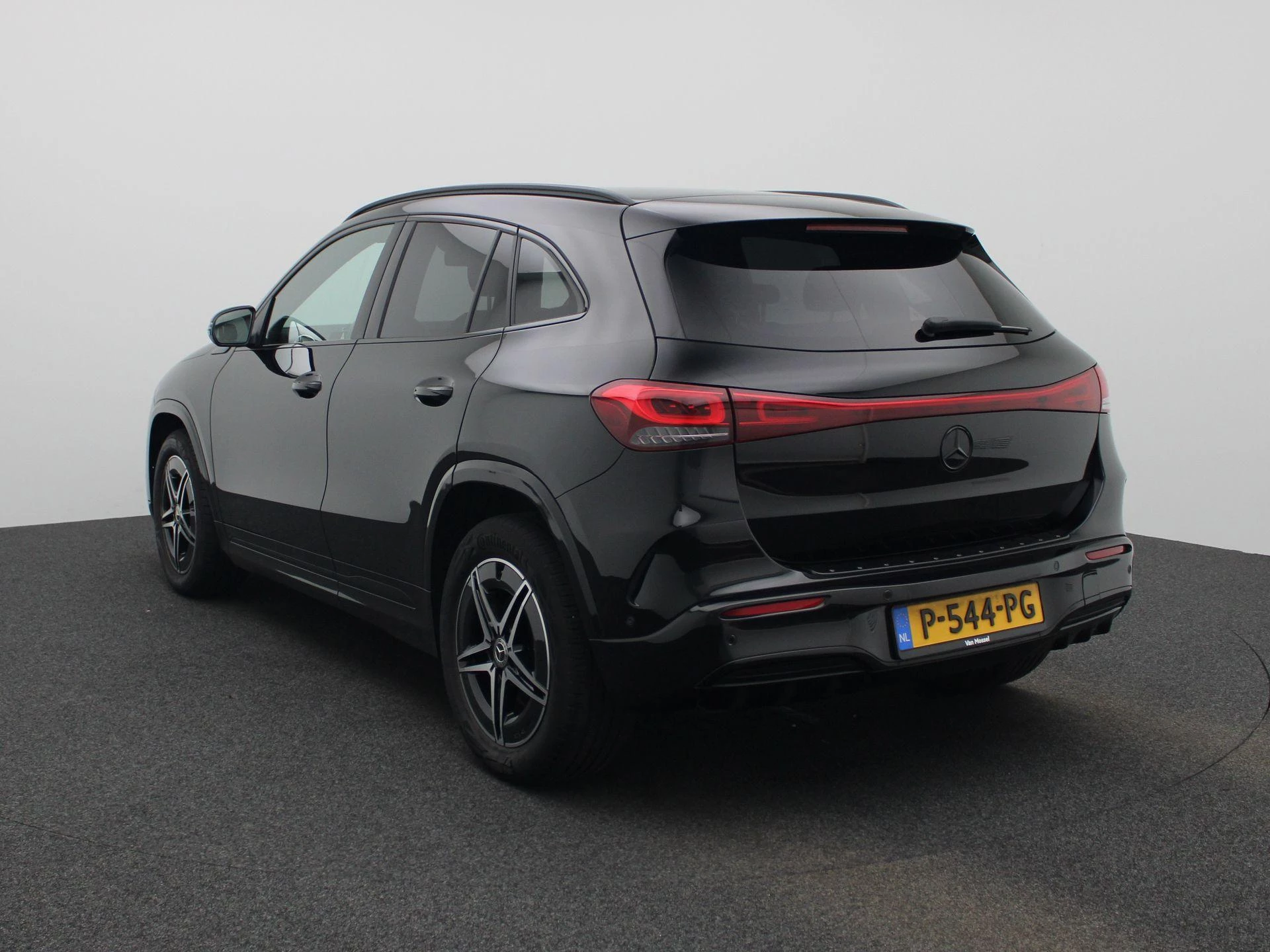 Mercedes-Benz-EQA-image-1