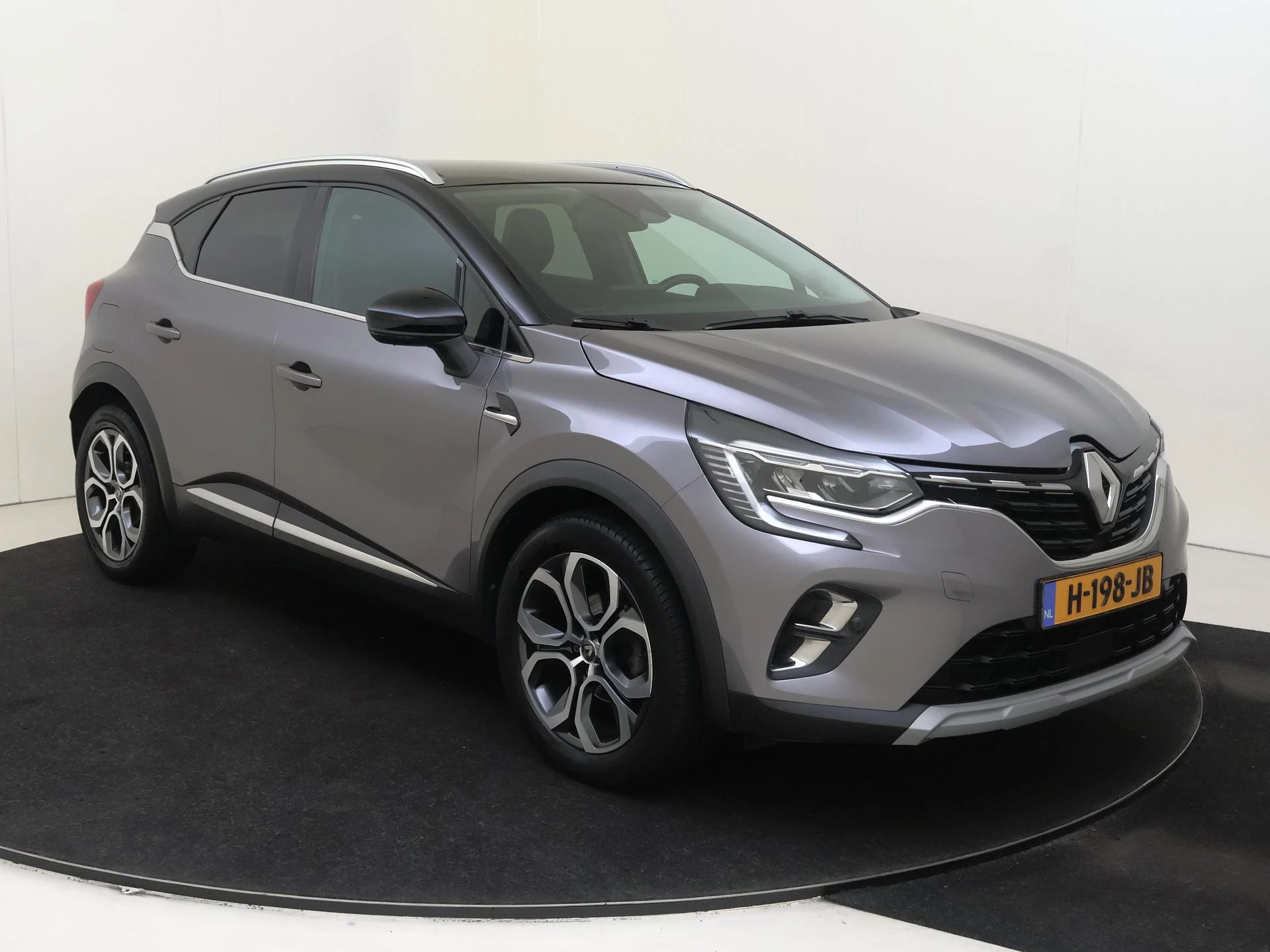 Renault-Captur-image-1
