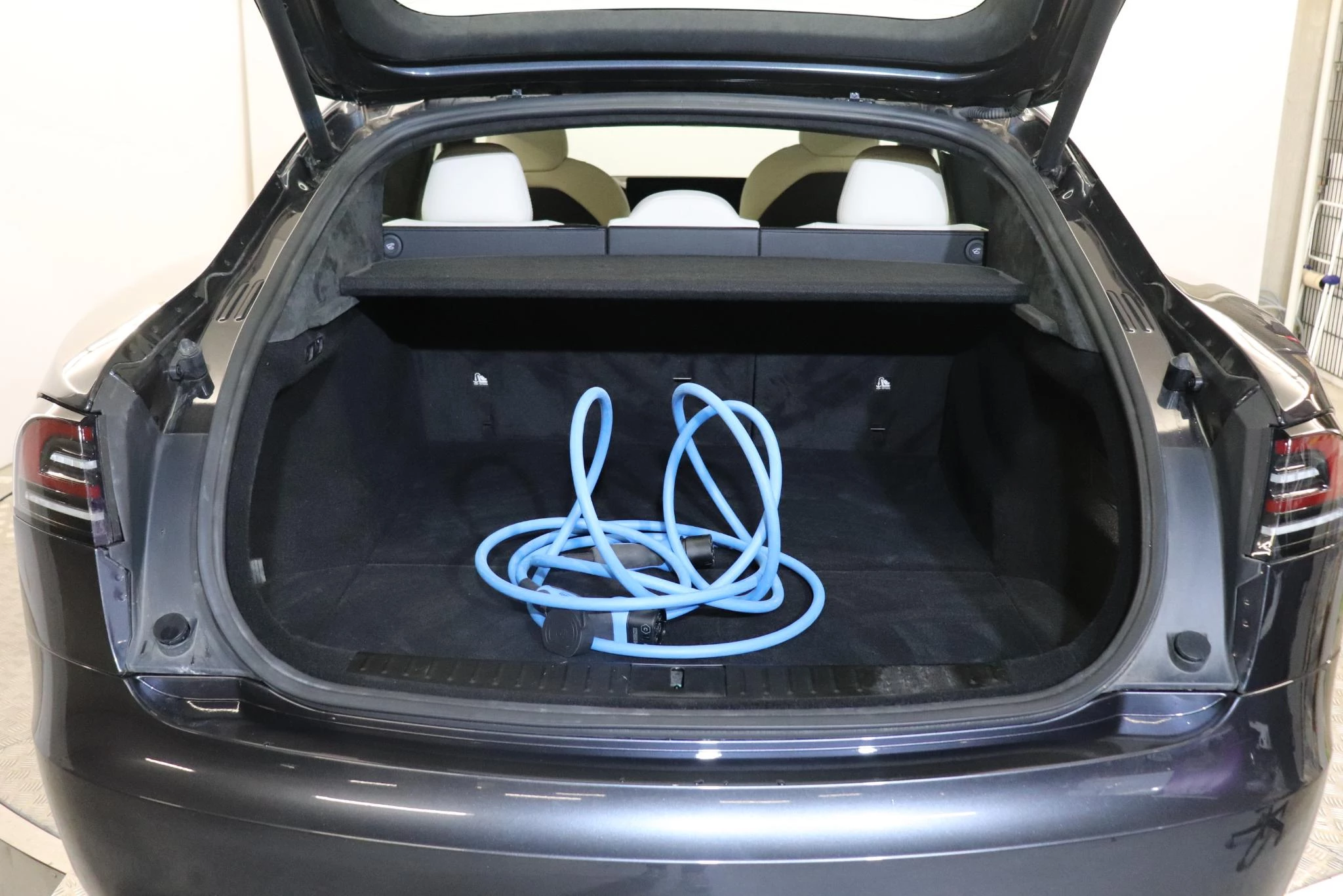 Tesla-Model S-image-6