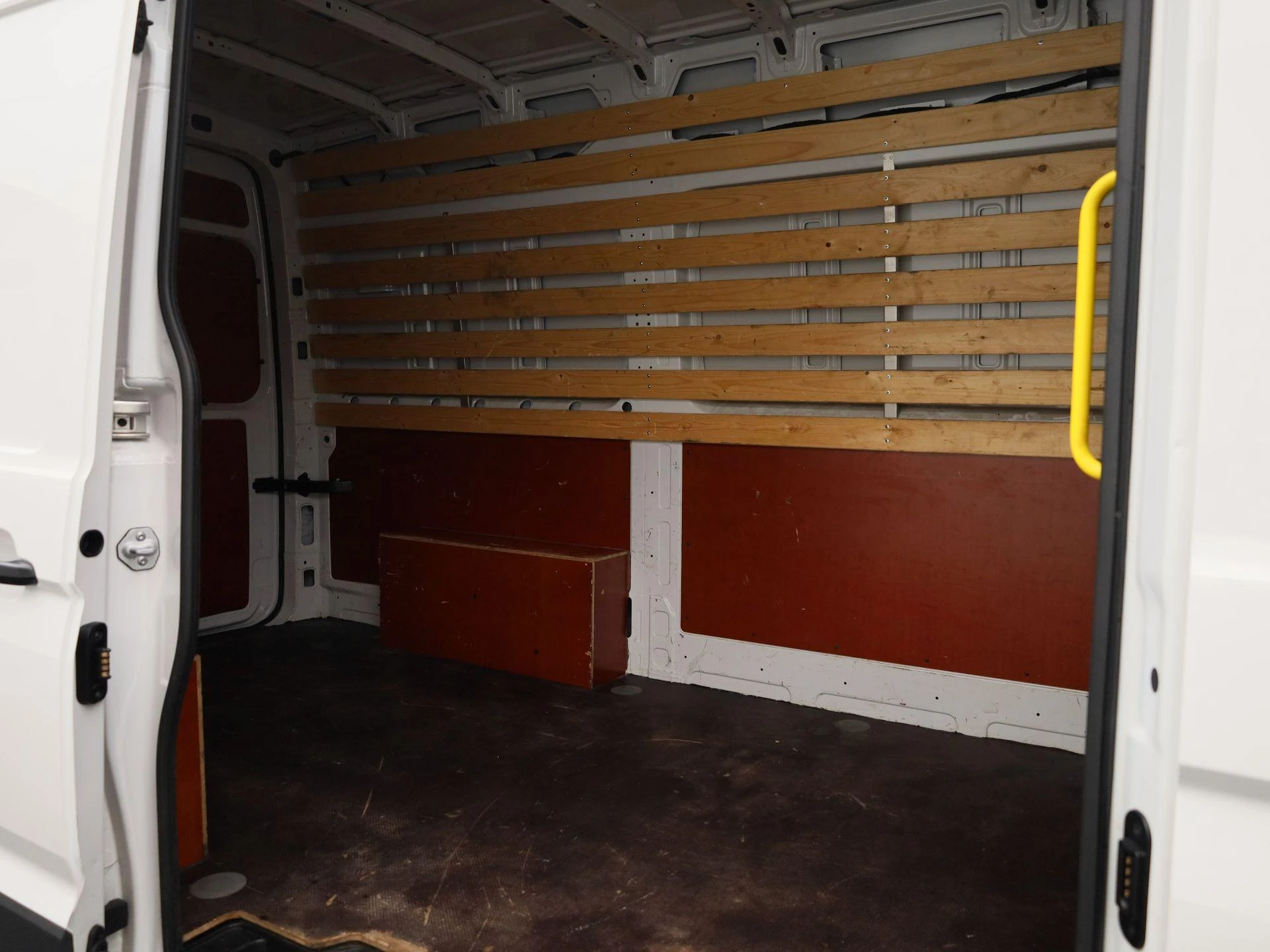 Volkswagen-Crafter-image-12