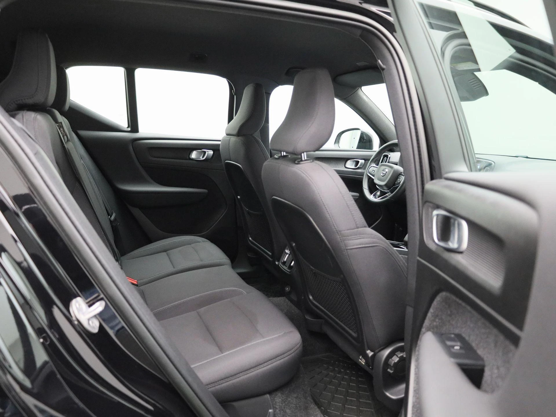 Volvo-XC40-image-32