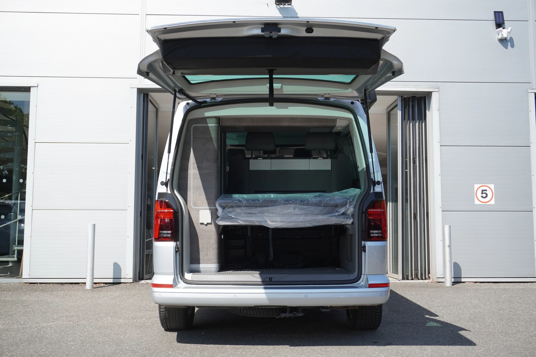 Volkswagen-California-image-26