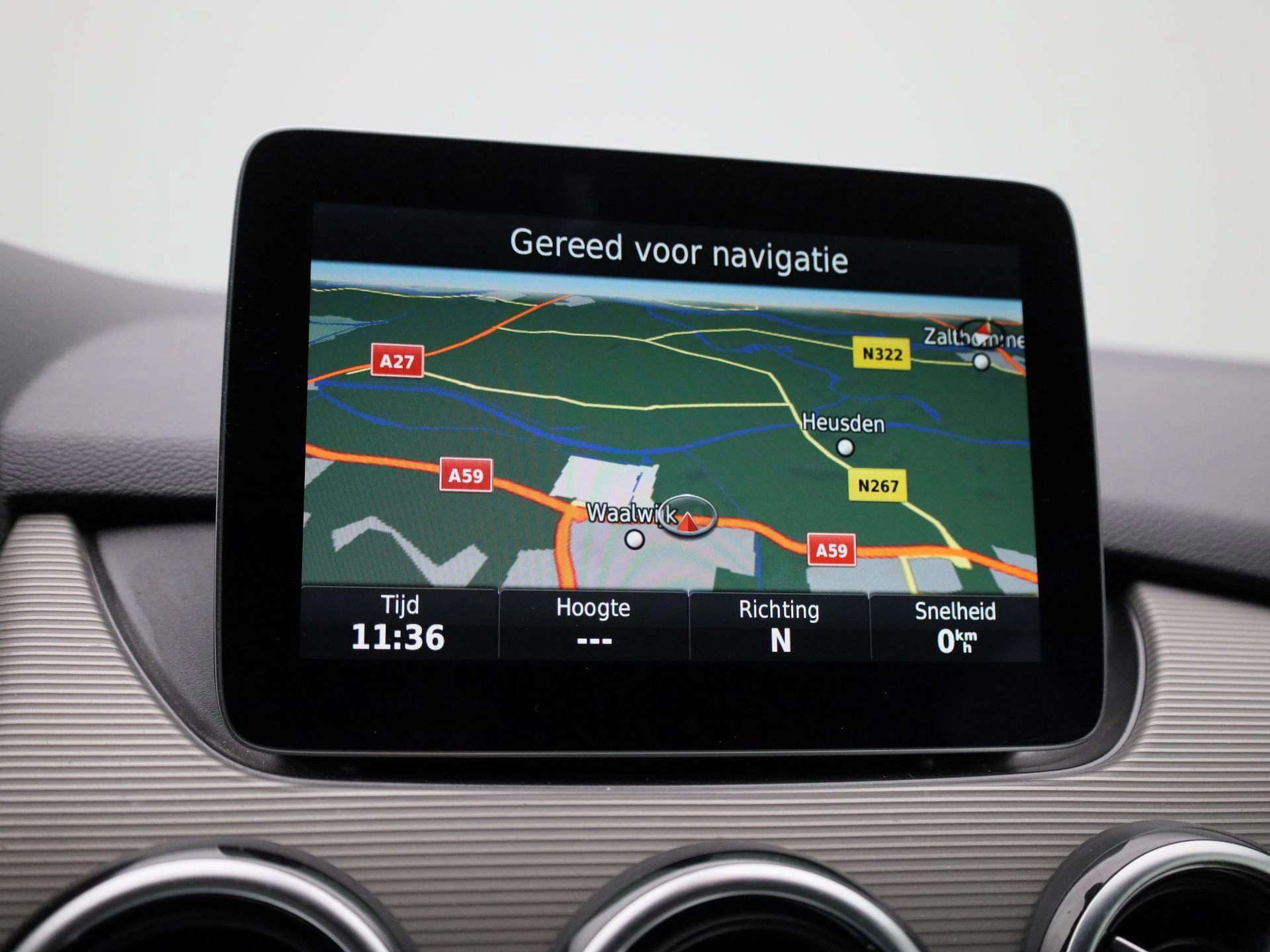 Mercedes-Benz-B-Klasse-image-15