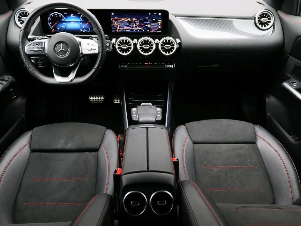 Mercedes-Benz-GLA-image-2