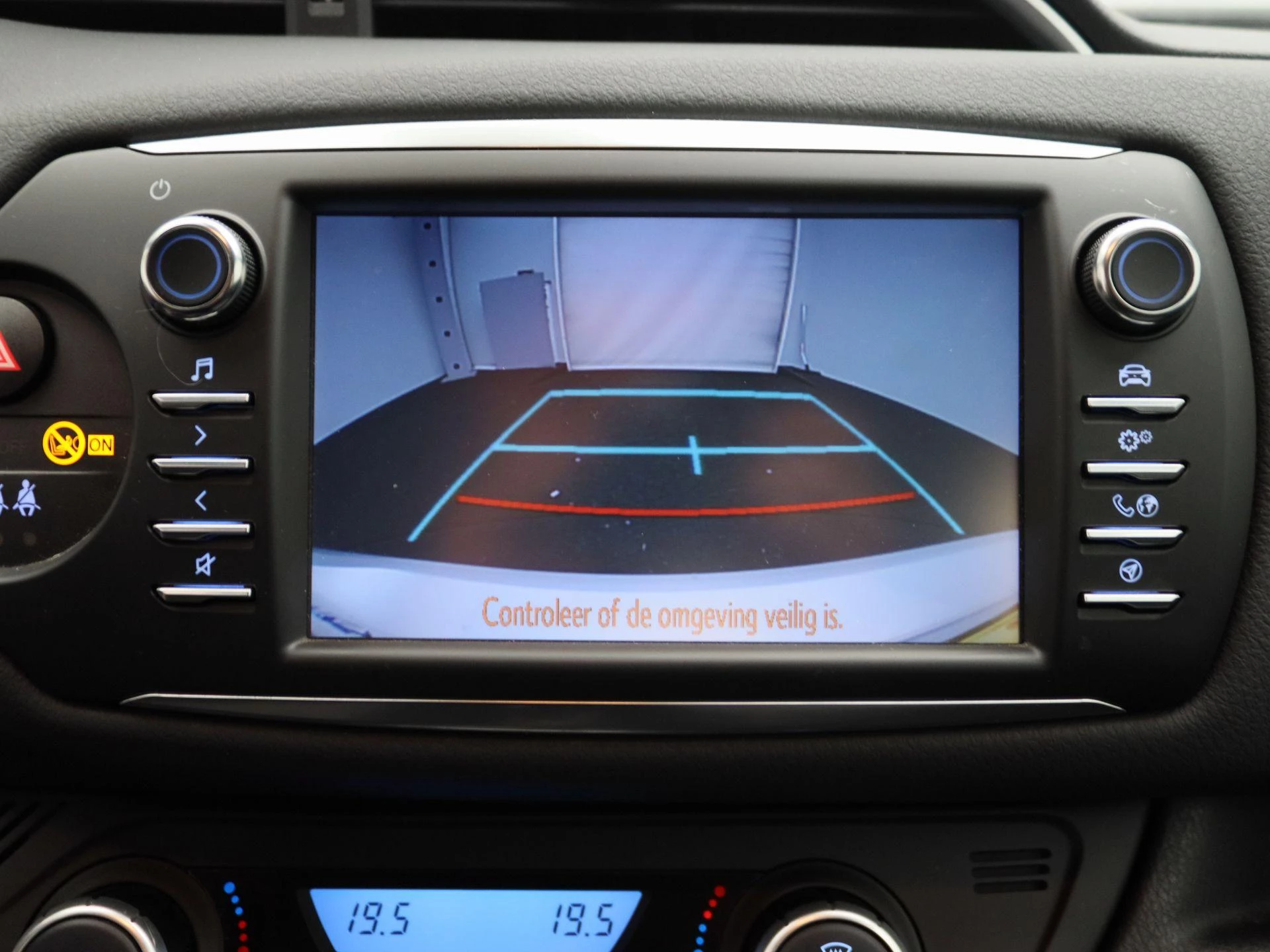 Toyota-Yaris-image-17