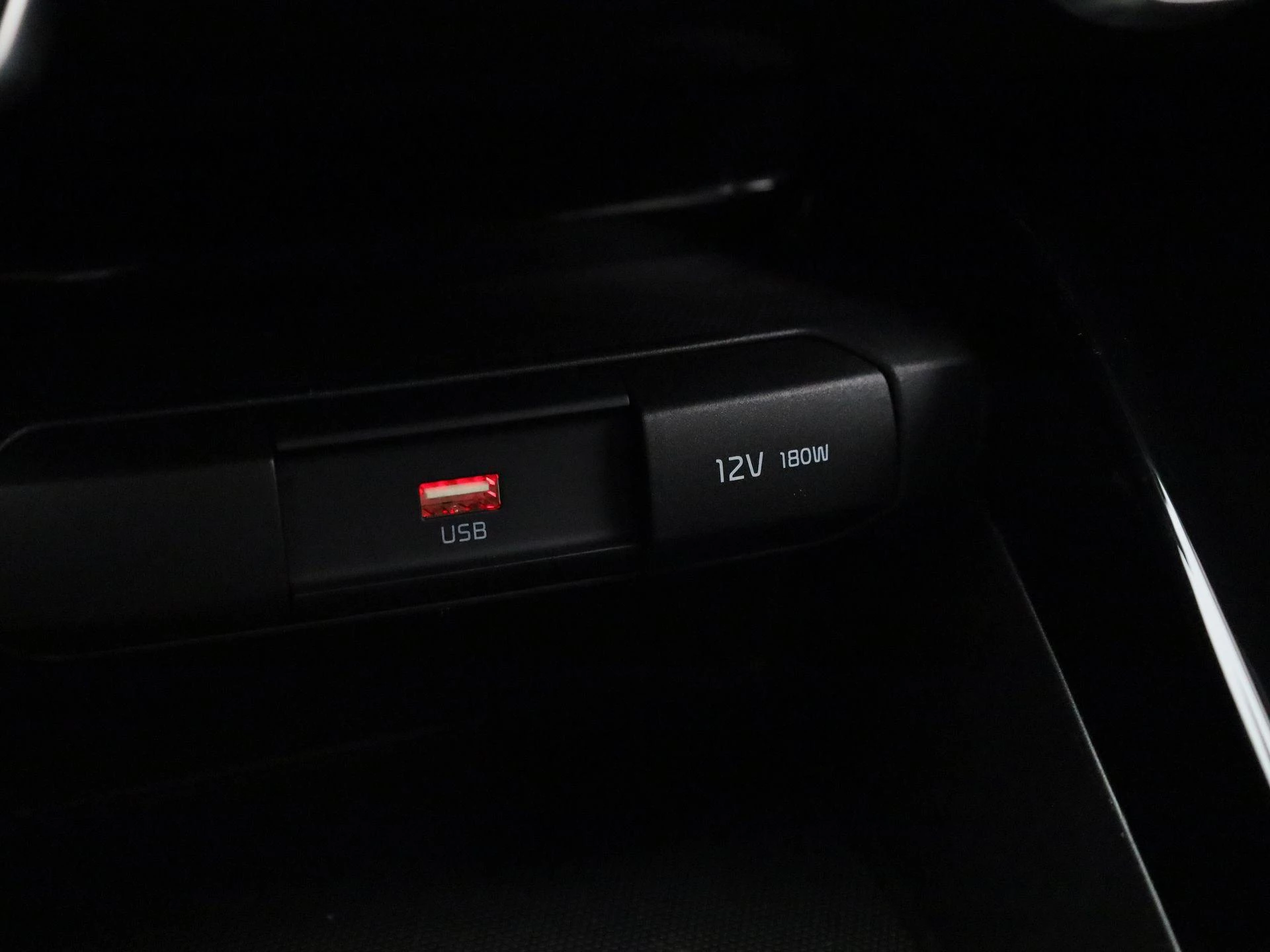 Kia-Stonic-image-28