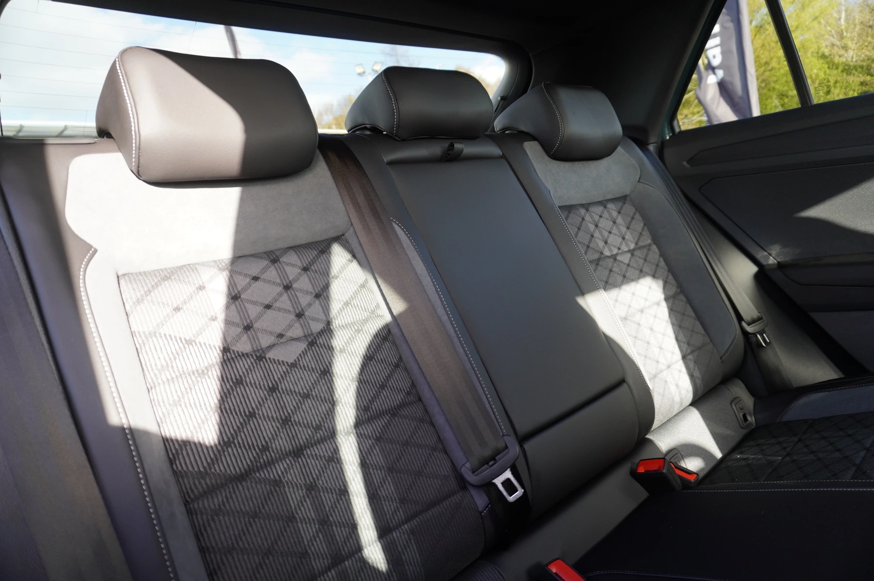 Volkswagen-T-Roc-image-9