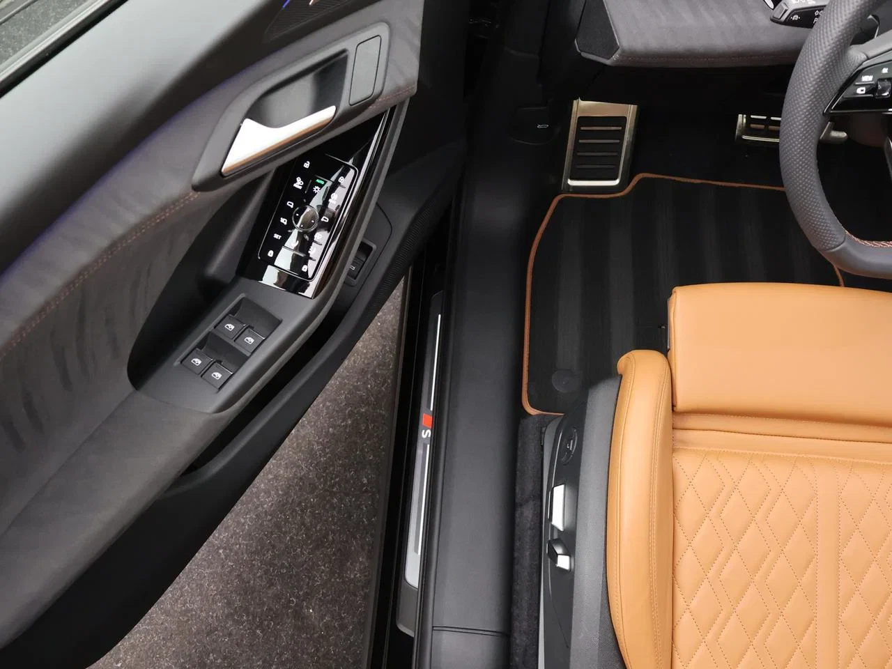 Audi-Q6 e-tron-image-19