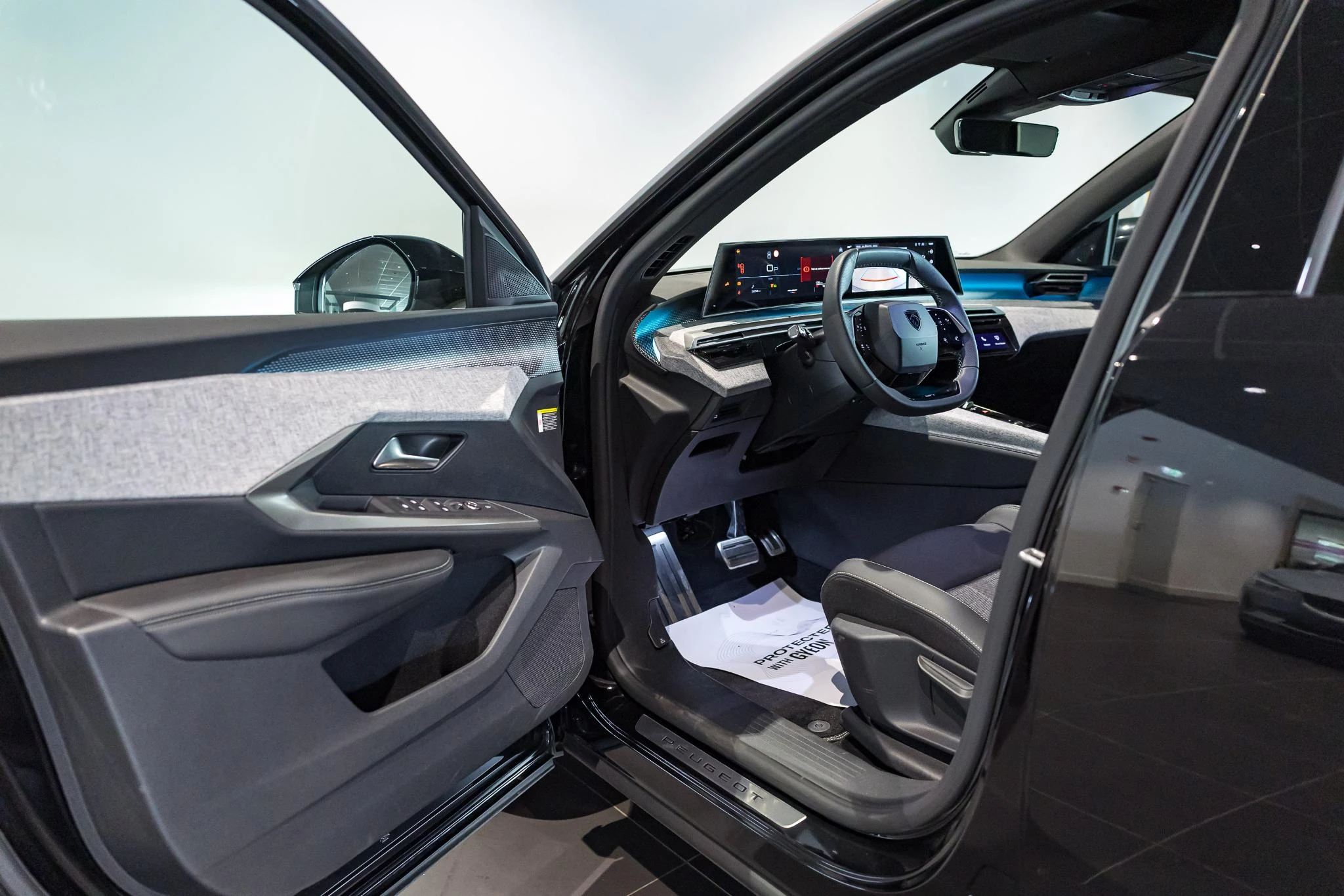 Peugeot 3008 1.2 HYBRID 145 e-DSC6 GT