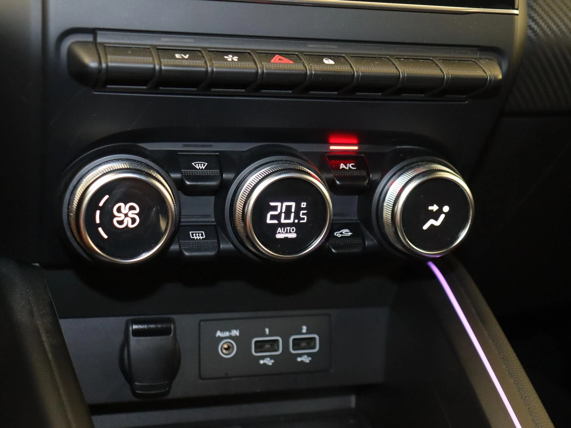 Renault-Clio-image-18