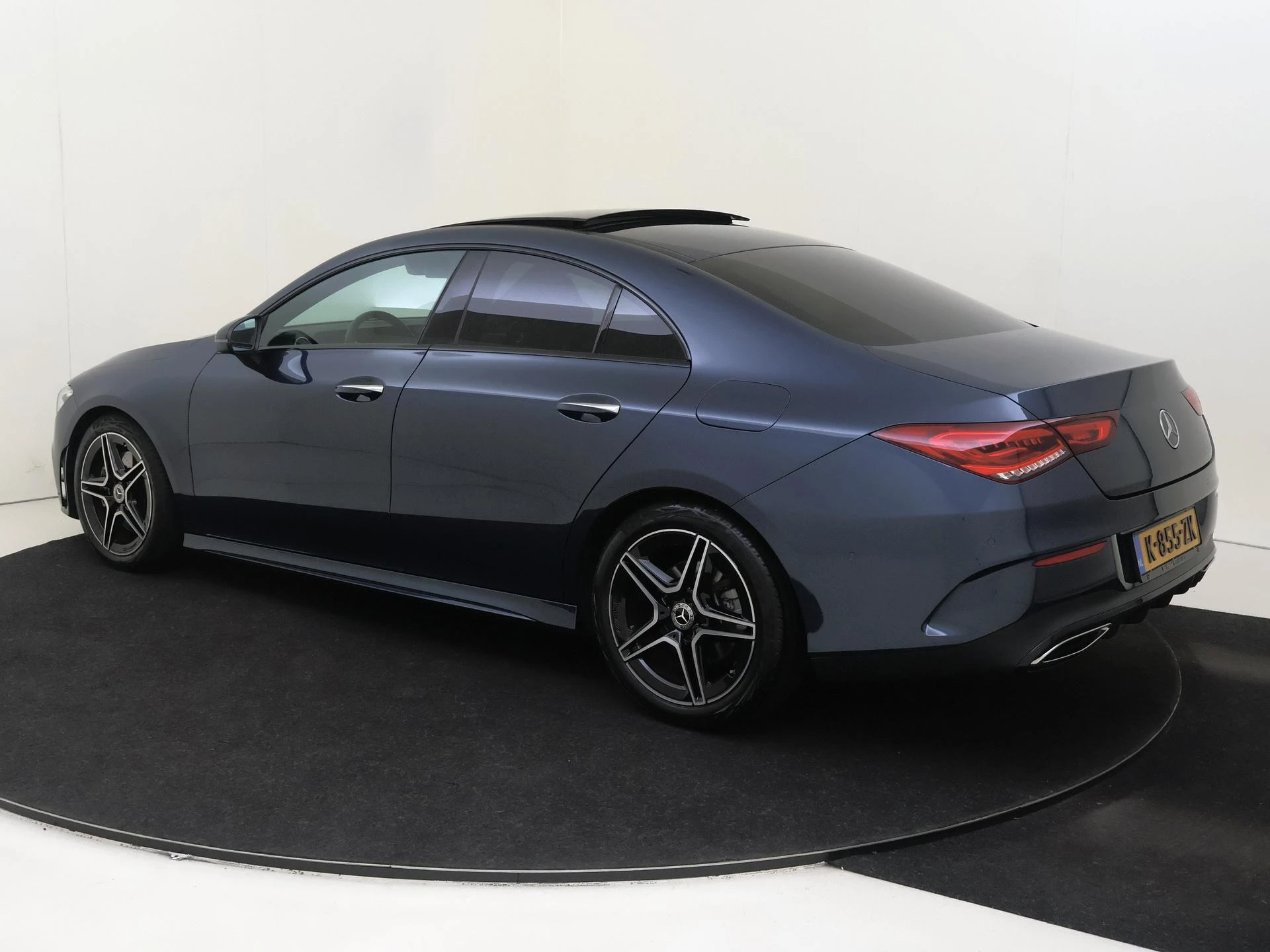 Mercedes-Benz-CLA-image-5