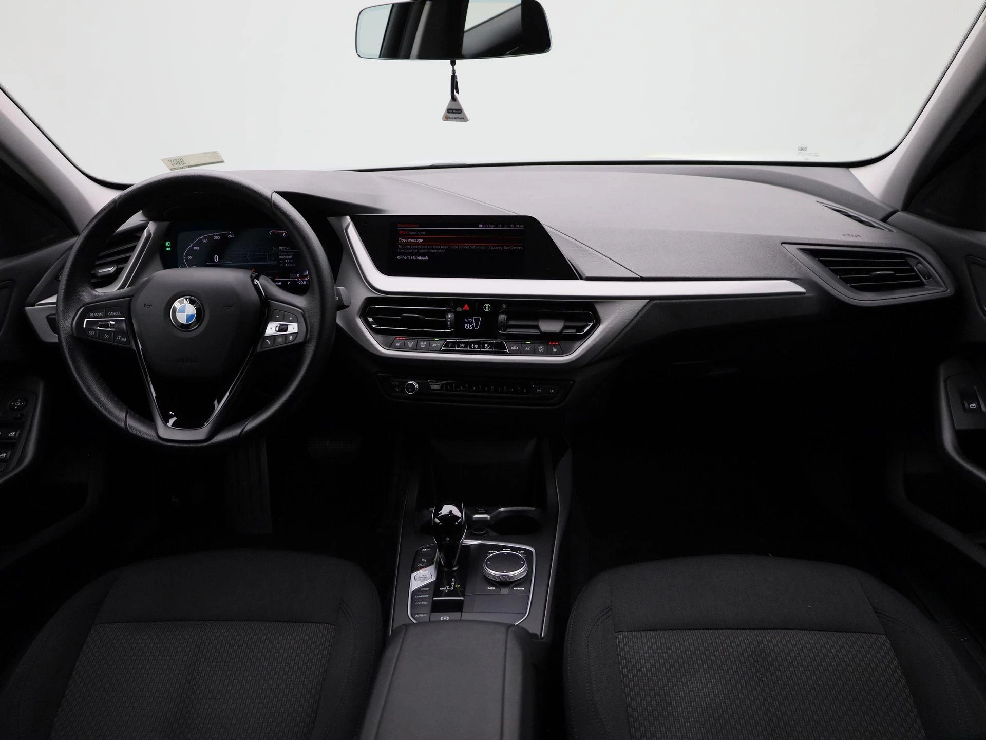 BMW 1 Reeks Hatch 116iA Carplay | Zetelverwarming | LED | Cruise