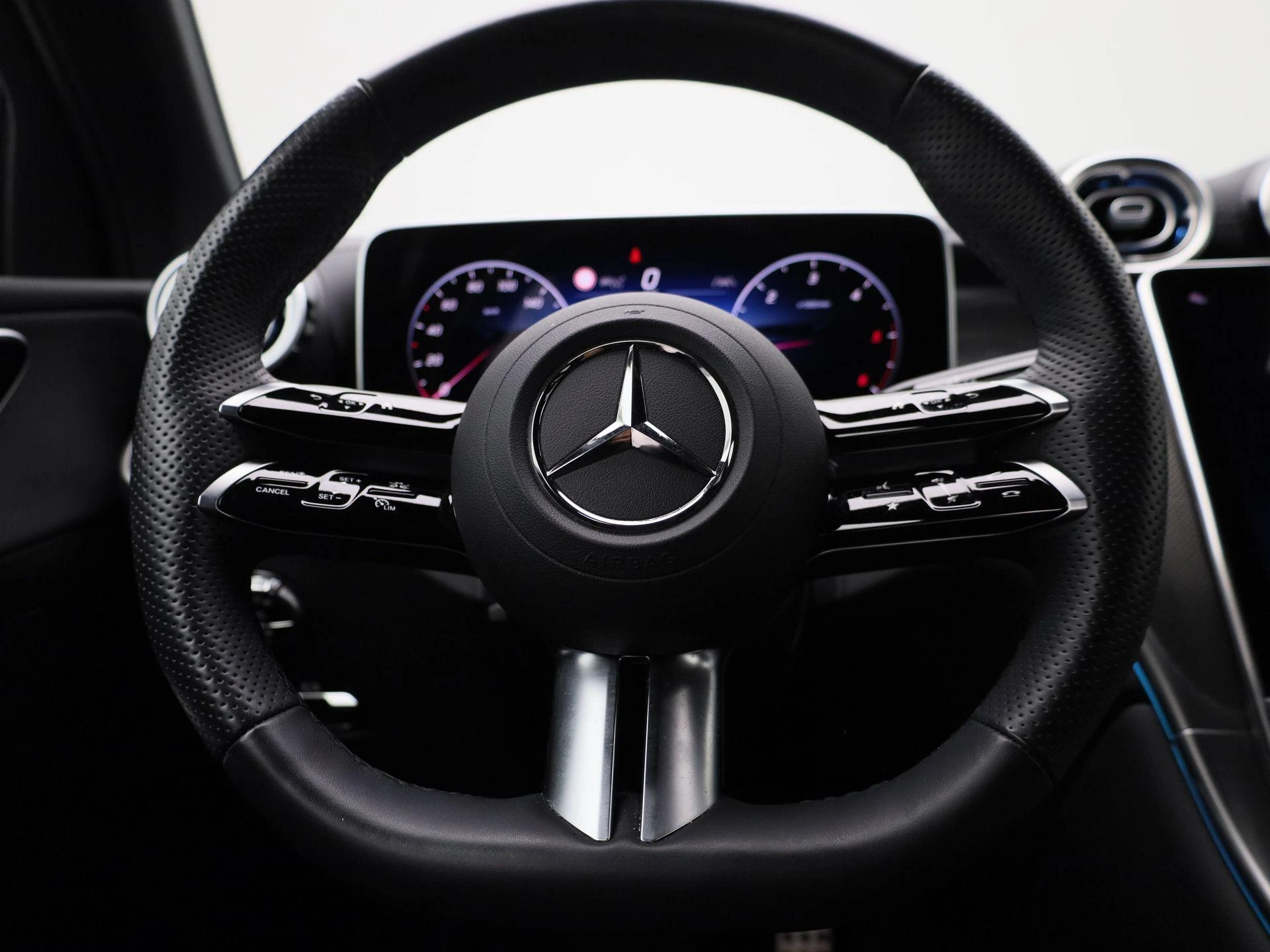 Mercedes-Benz-GLC-image-6