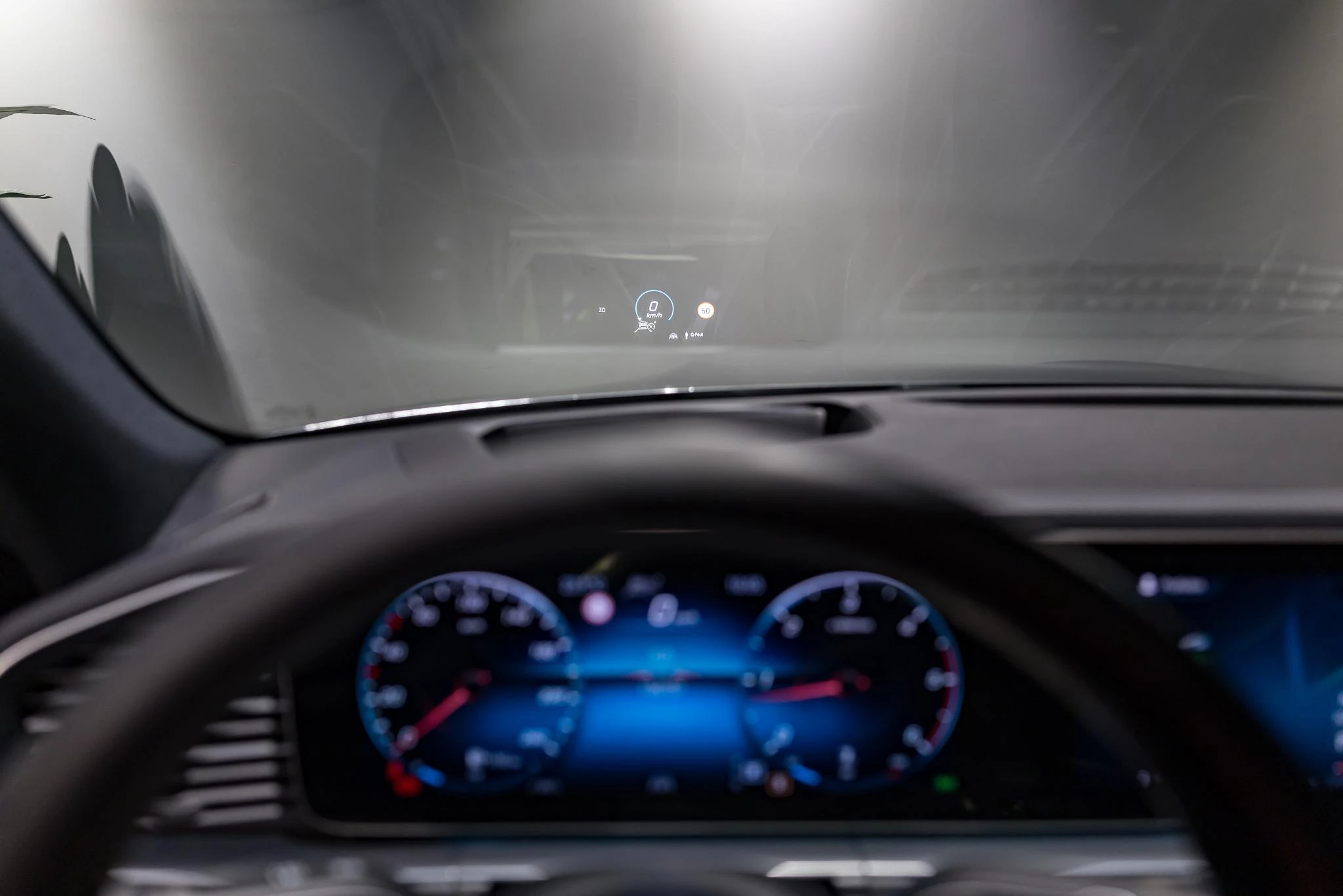Mercedes-Benz-GLS-image-14