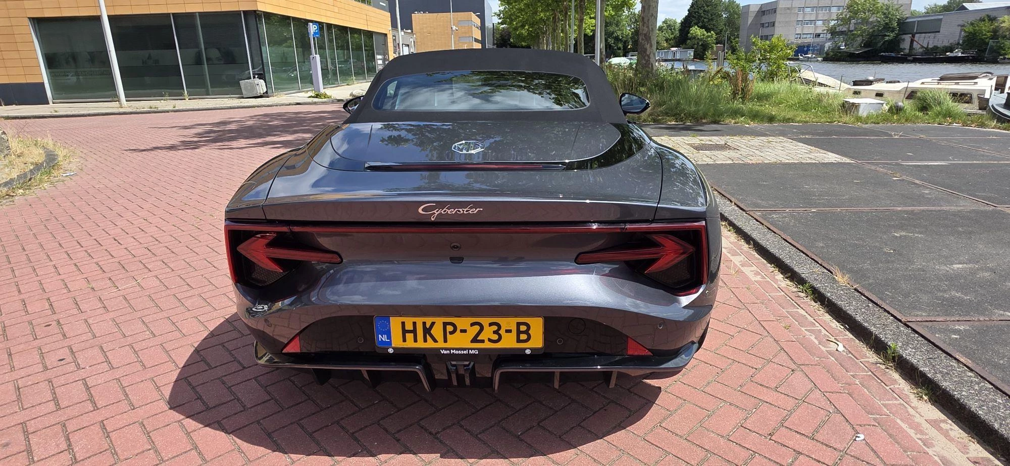 MG Cyberster GT 77kWh
