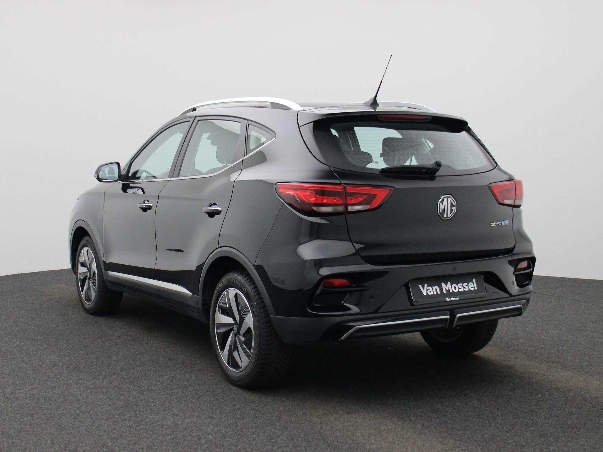MG-ZS EV-image-1